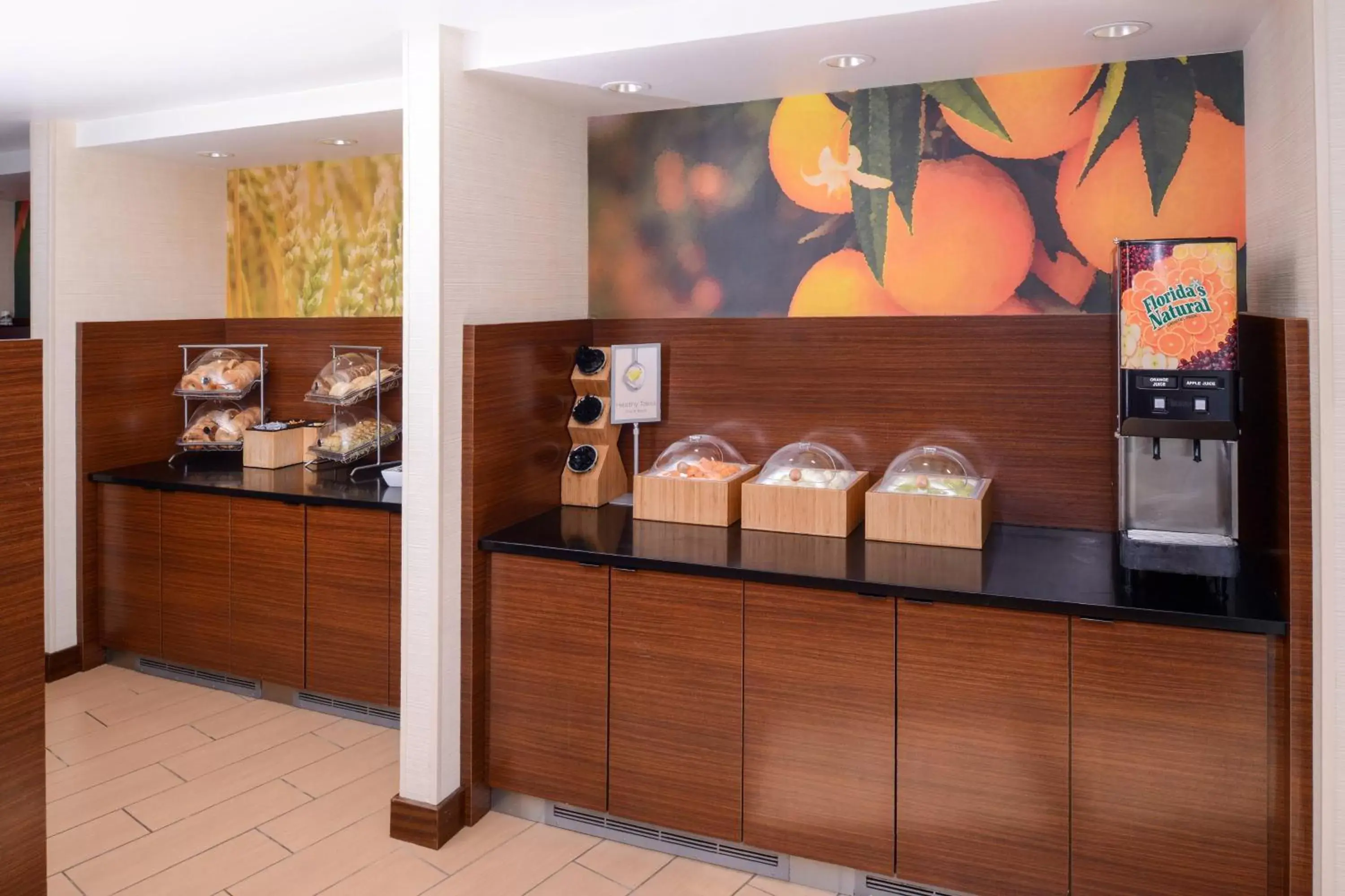 Breakfast in Fairfield Inn and Suites by Marriott Rochester West/Greece