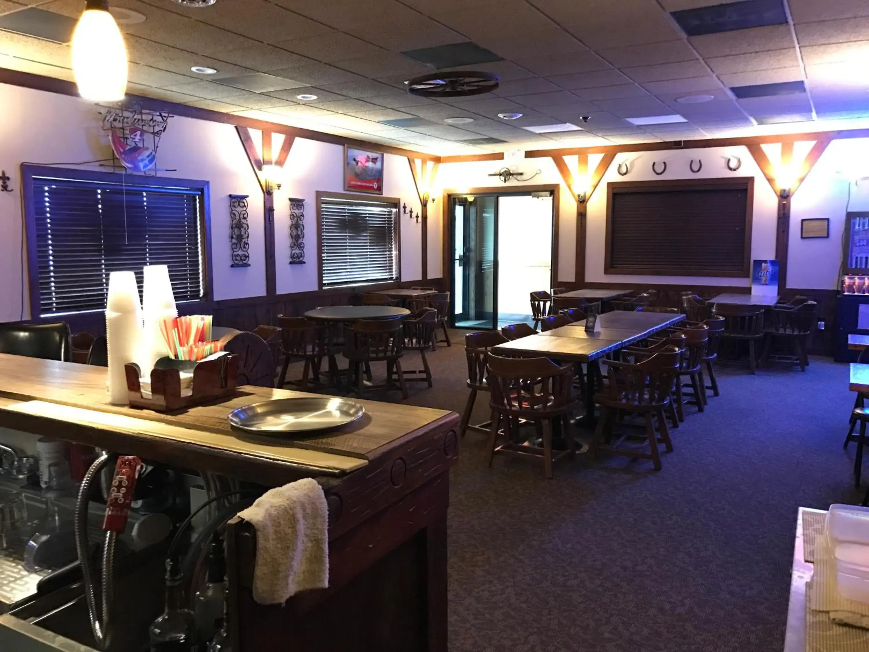Lounge or bar, Restaurant/Places to Eat in Dakota Inn Minot