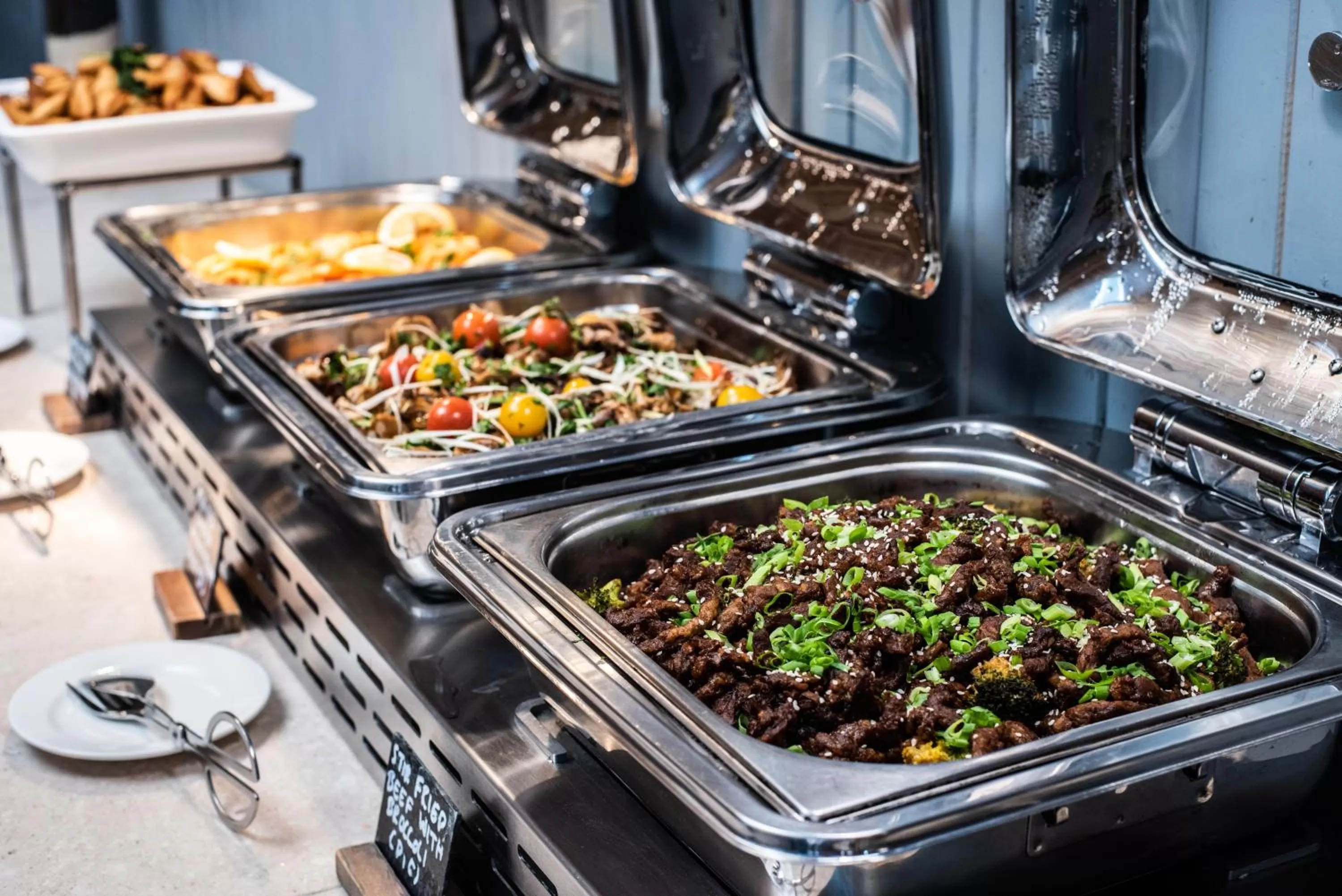 Restaurant/places to eat in BM Beach Hotel