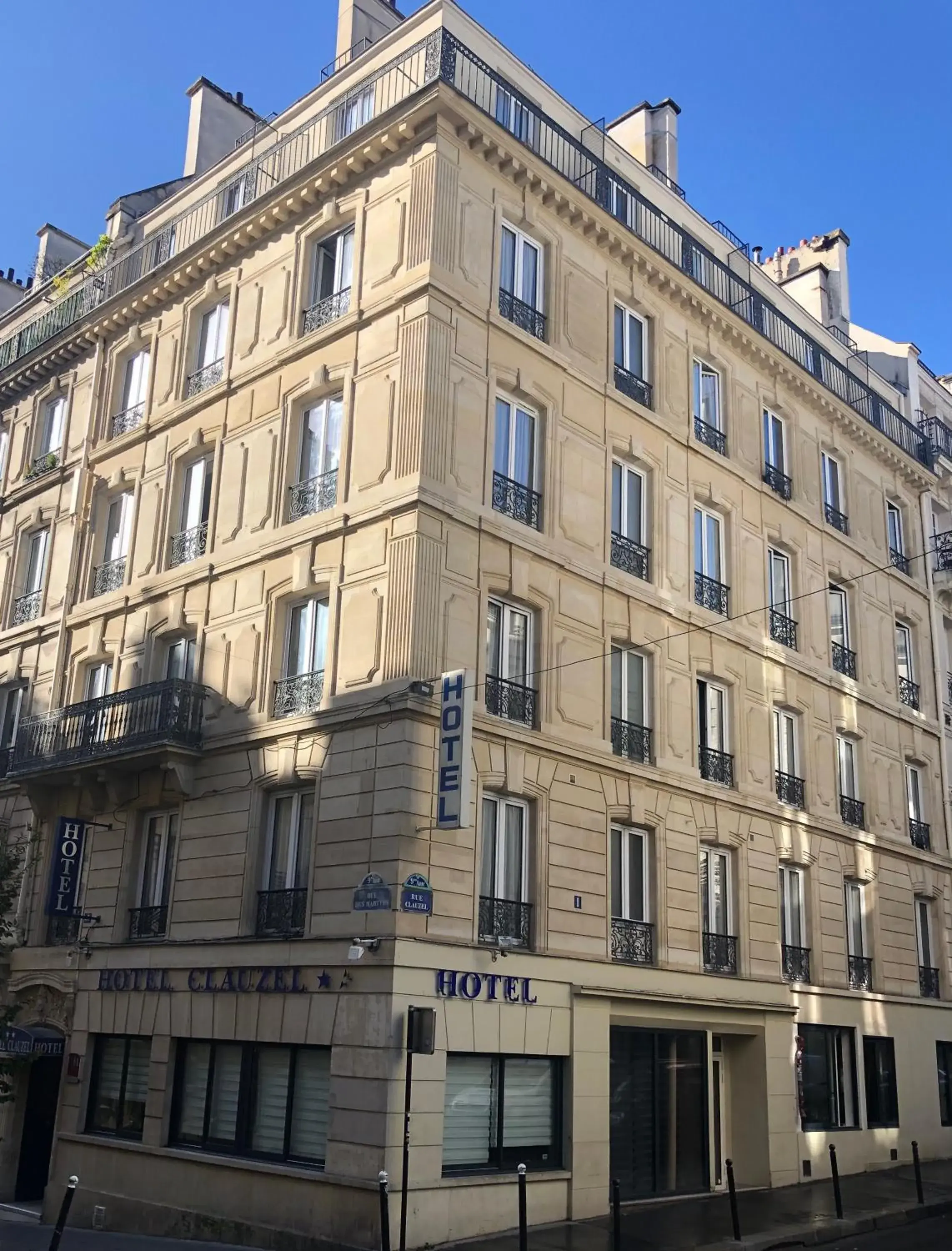 Property Building in Hôtel Clauzel Paris