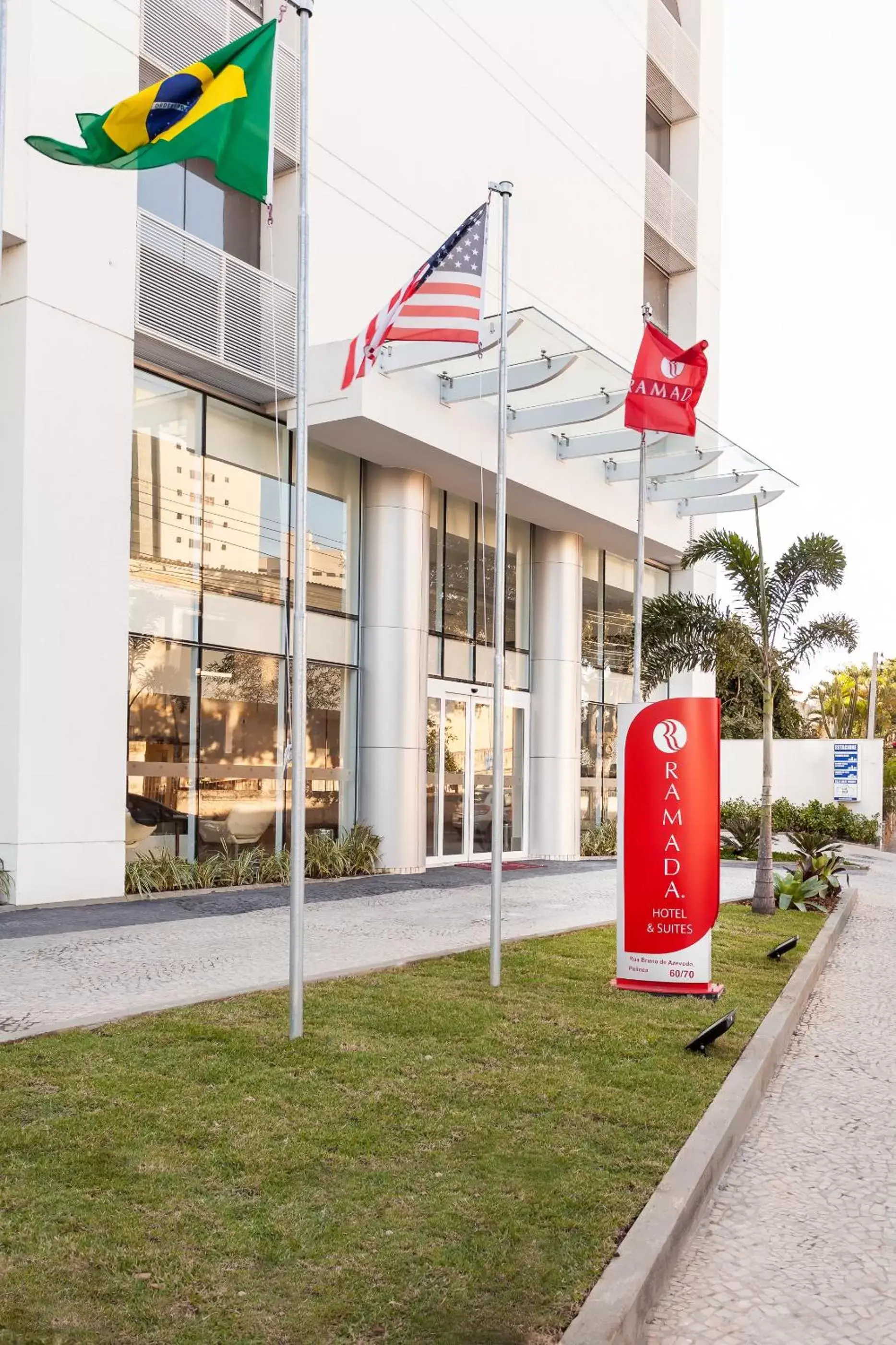 Facade/entrance, Property Logo/Sign in Ramada Hotel & Suites Campos Pelinca