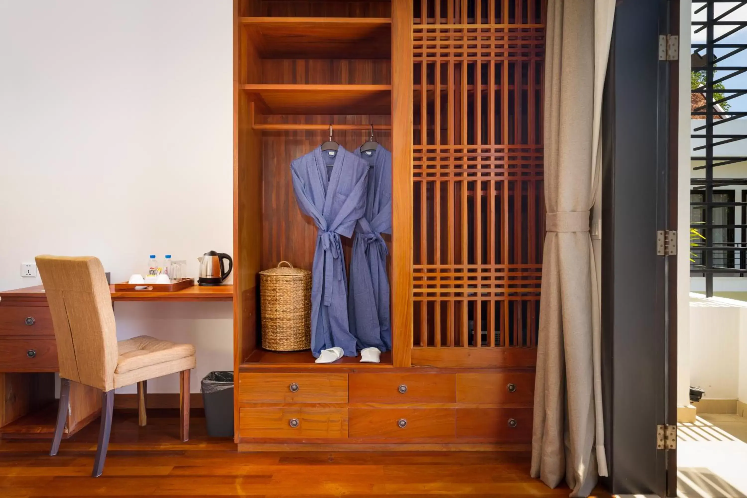 wardrobe in Koulen Hotel