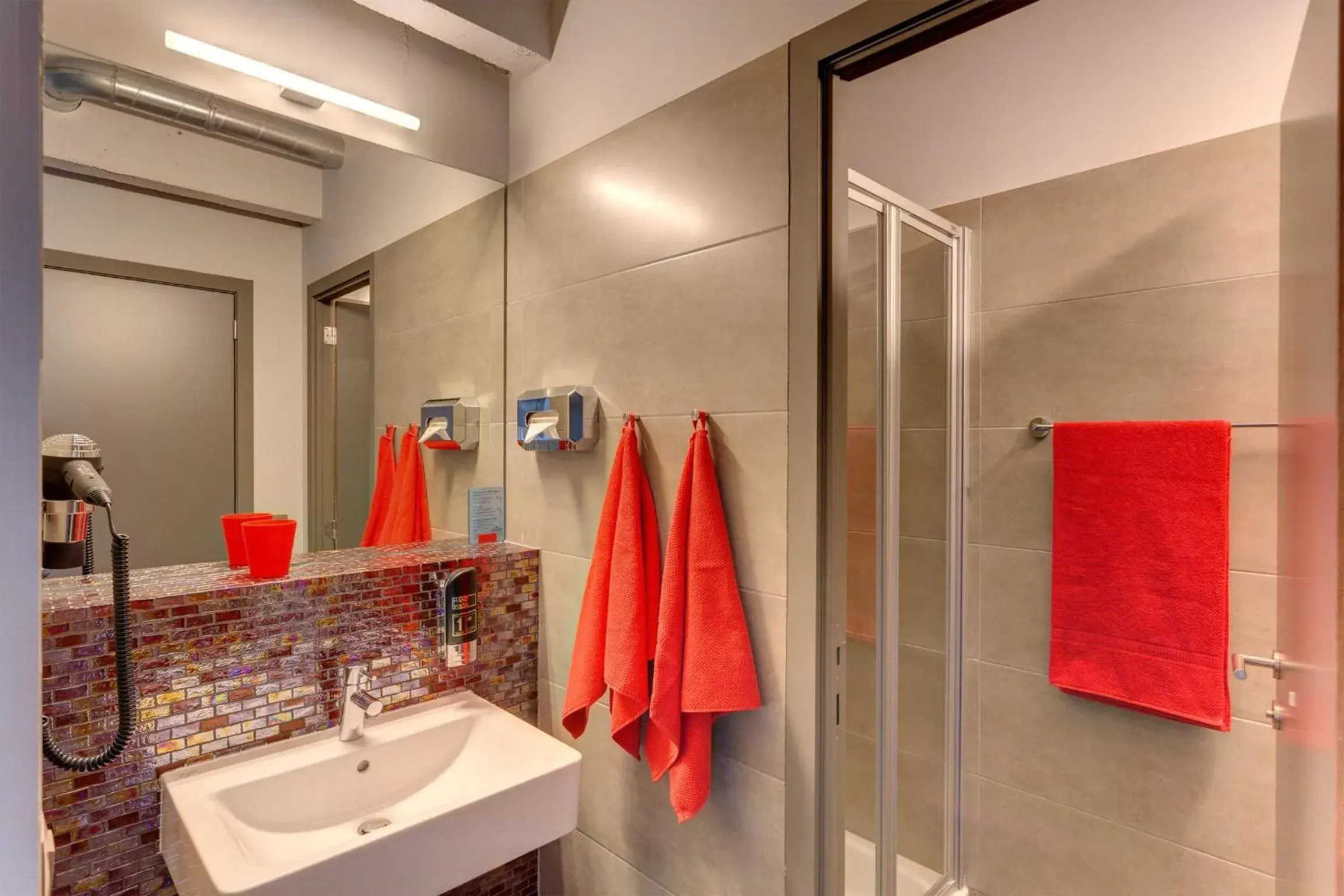 Bathroom in MEININGER Hotels Bruxelles City Center