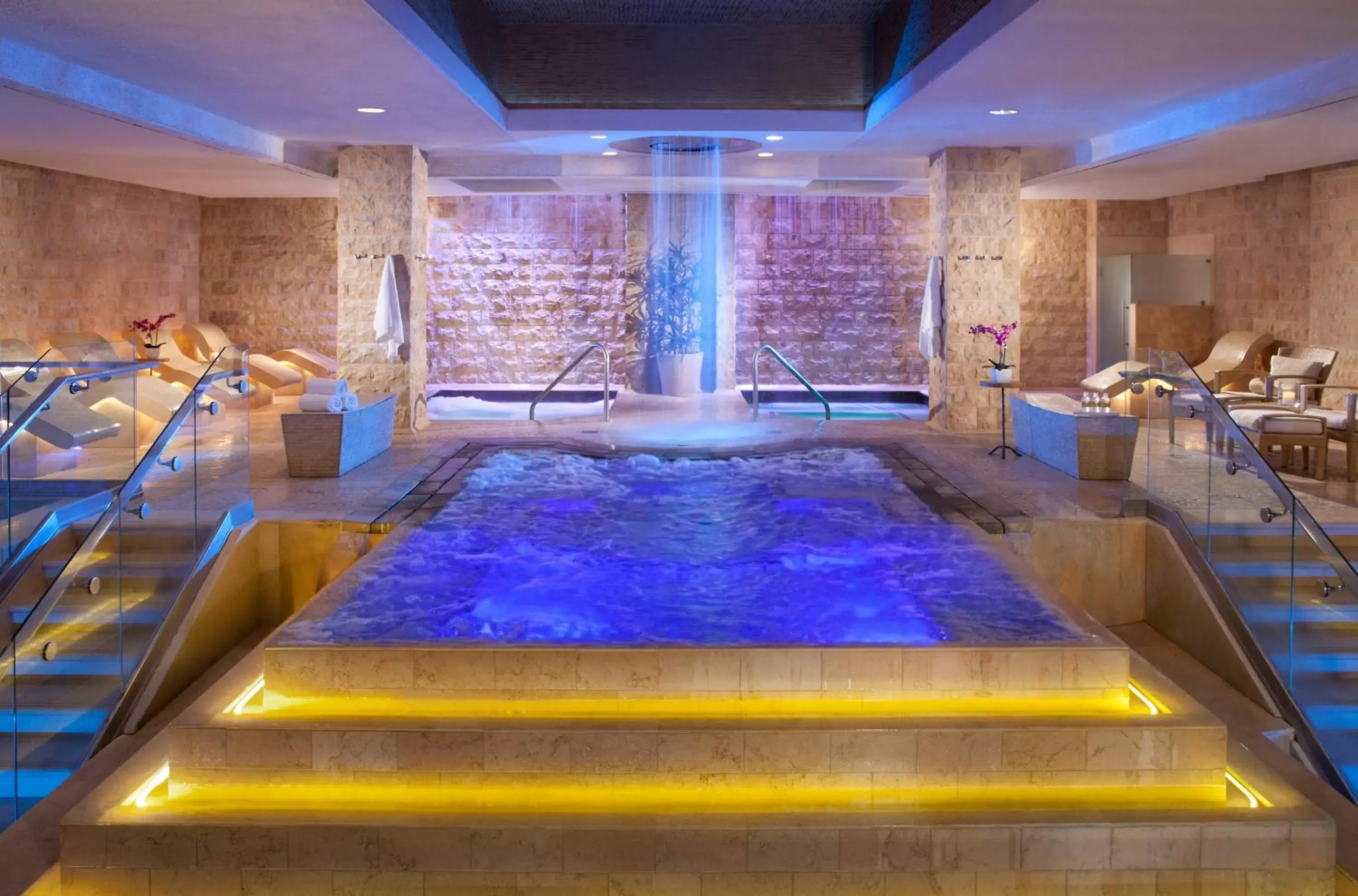 Spa and wellness centre/facilities, Swimming Pool in Nobu Hotel at Caesars Palace