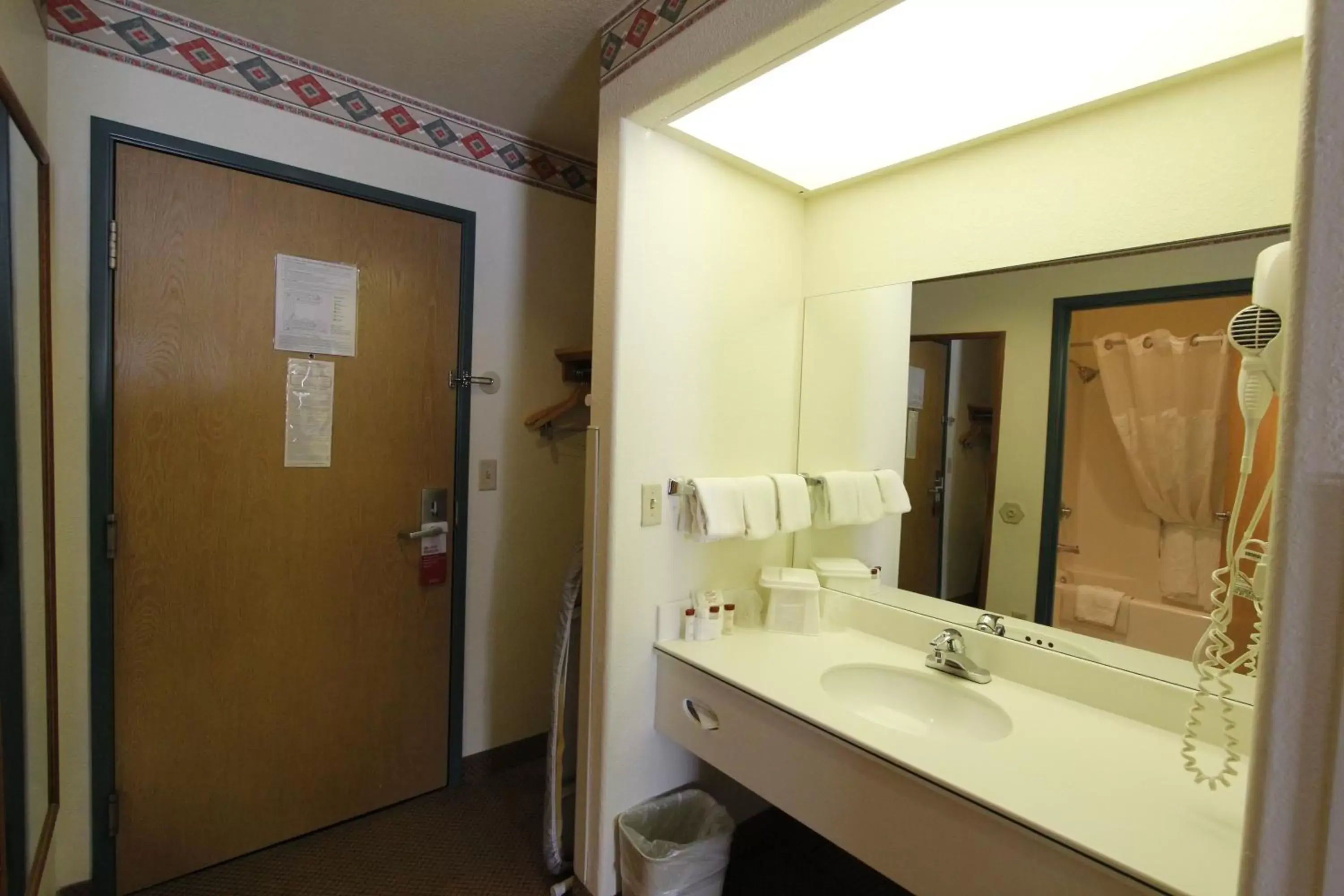 Bathroom in Ramada by Wyndham Williams/Grand Canyon Area