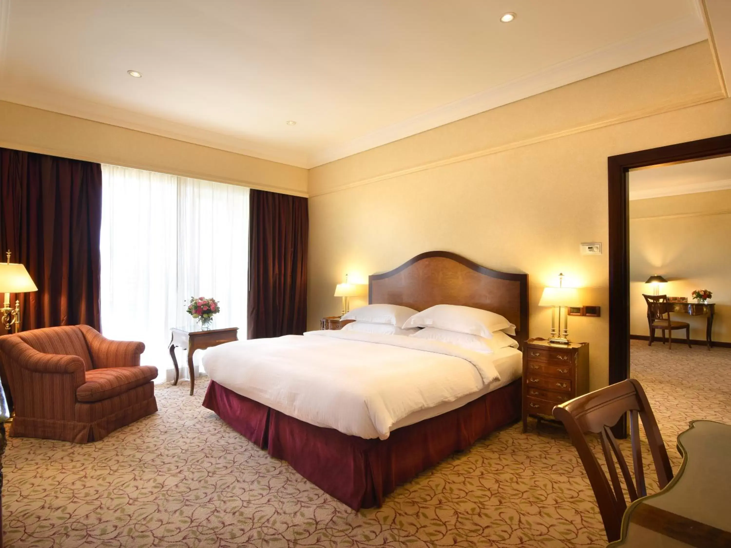 Bed in Gefinor Rotana – Beirut