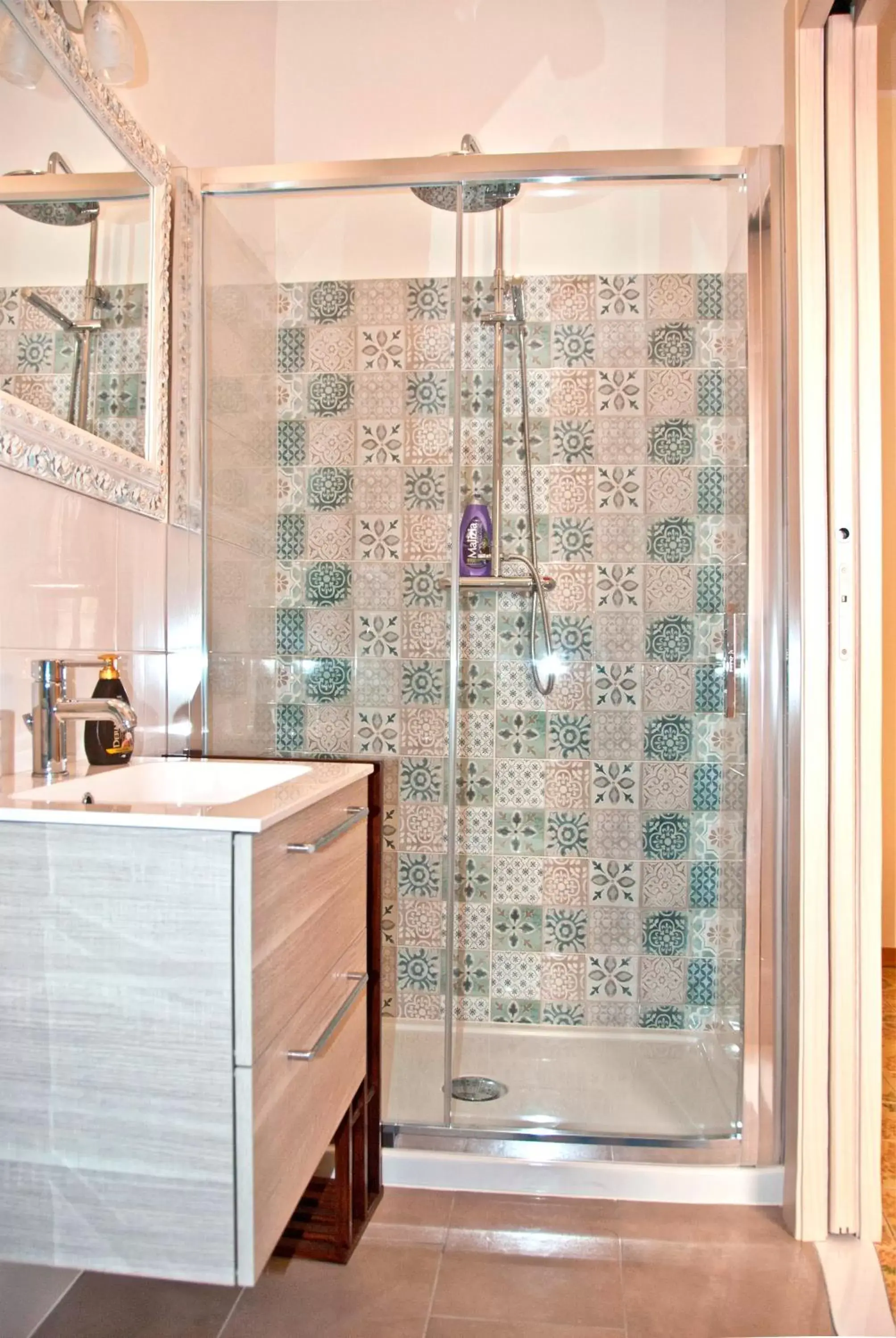 Shower, Bathroom in B&B Il Giardinetto Alghero