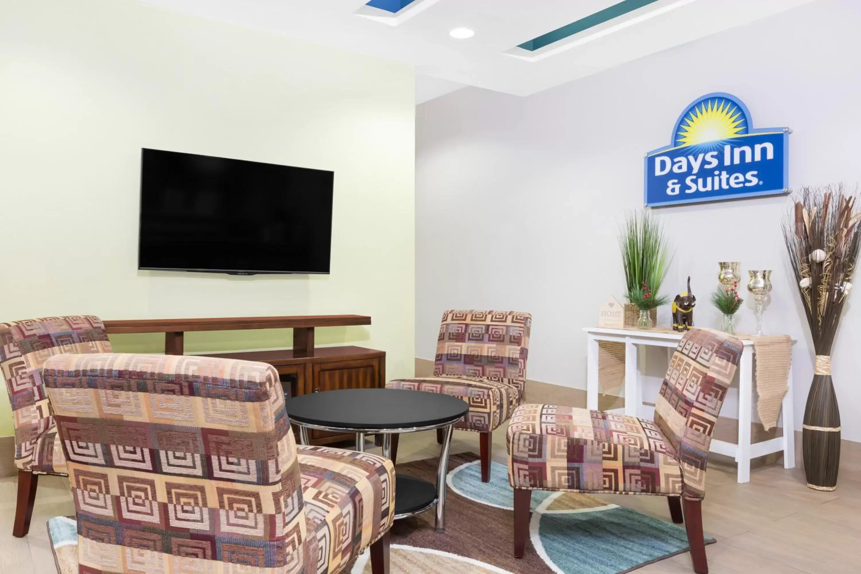 Lobby or reception in Days Inn & Suites by Wyndham Madisonville Lobby or reception in Days Inn & Suites by Wyndham Madisonville