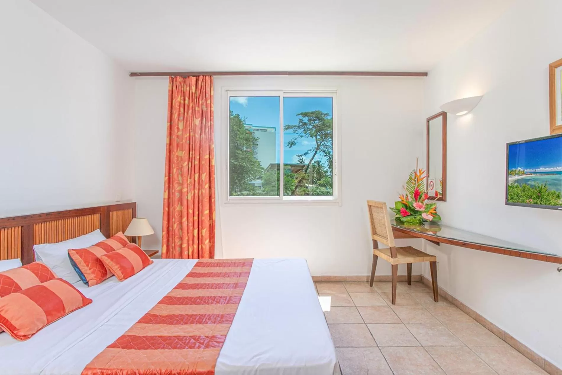 Photo of the whole room, Bed in Zenitude Hôtel Résidences Le Salako