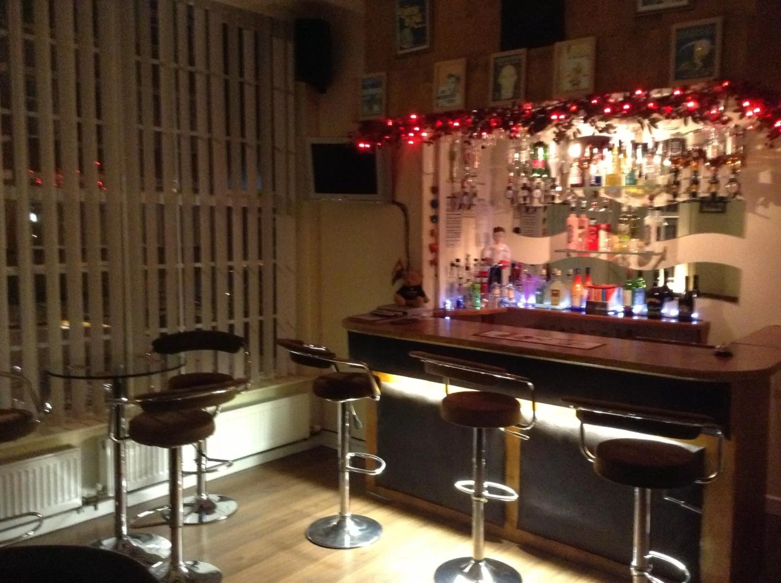 Summer, Lounge/Bar in Legends Hotel