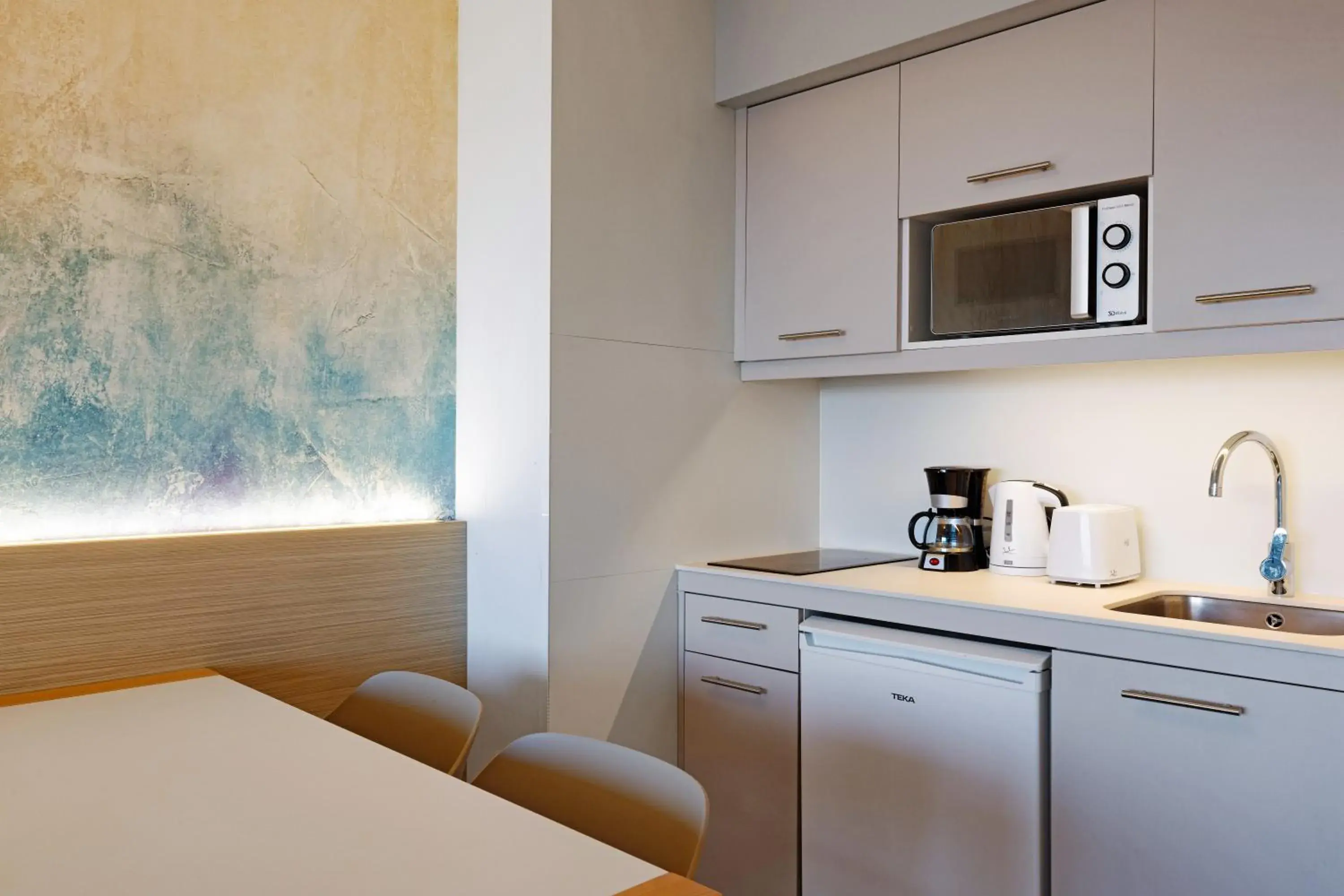 Kitchen or kitchenette, Bed in Aparthotel Fontanellas Playa Kitchen or kitchenette, Bed in Aparthotel Fontanellas Playa