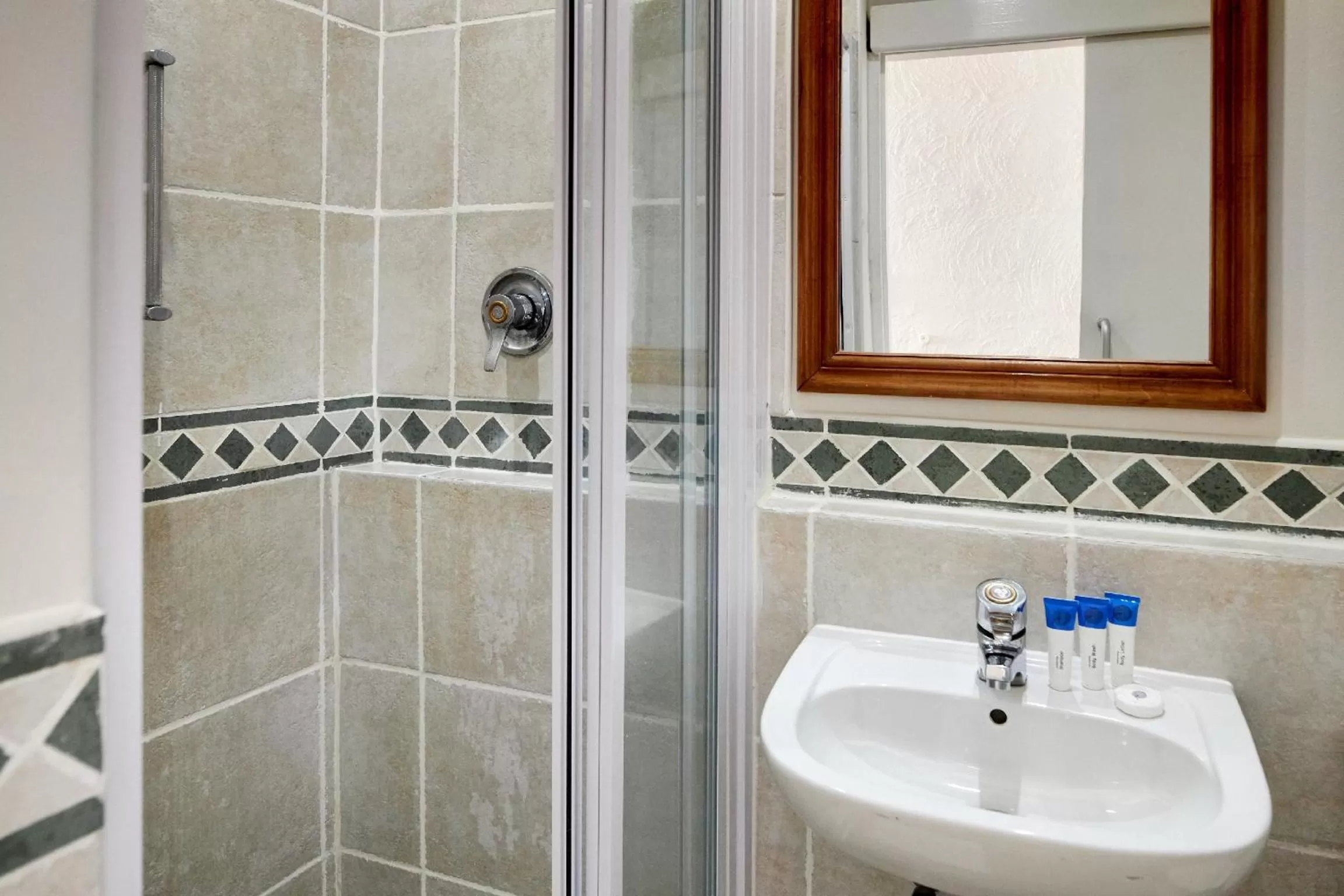 Shower in First Group Breakers Resort - Official