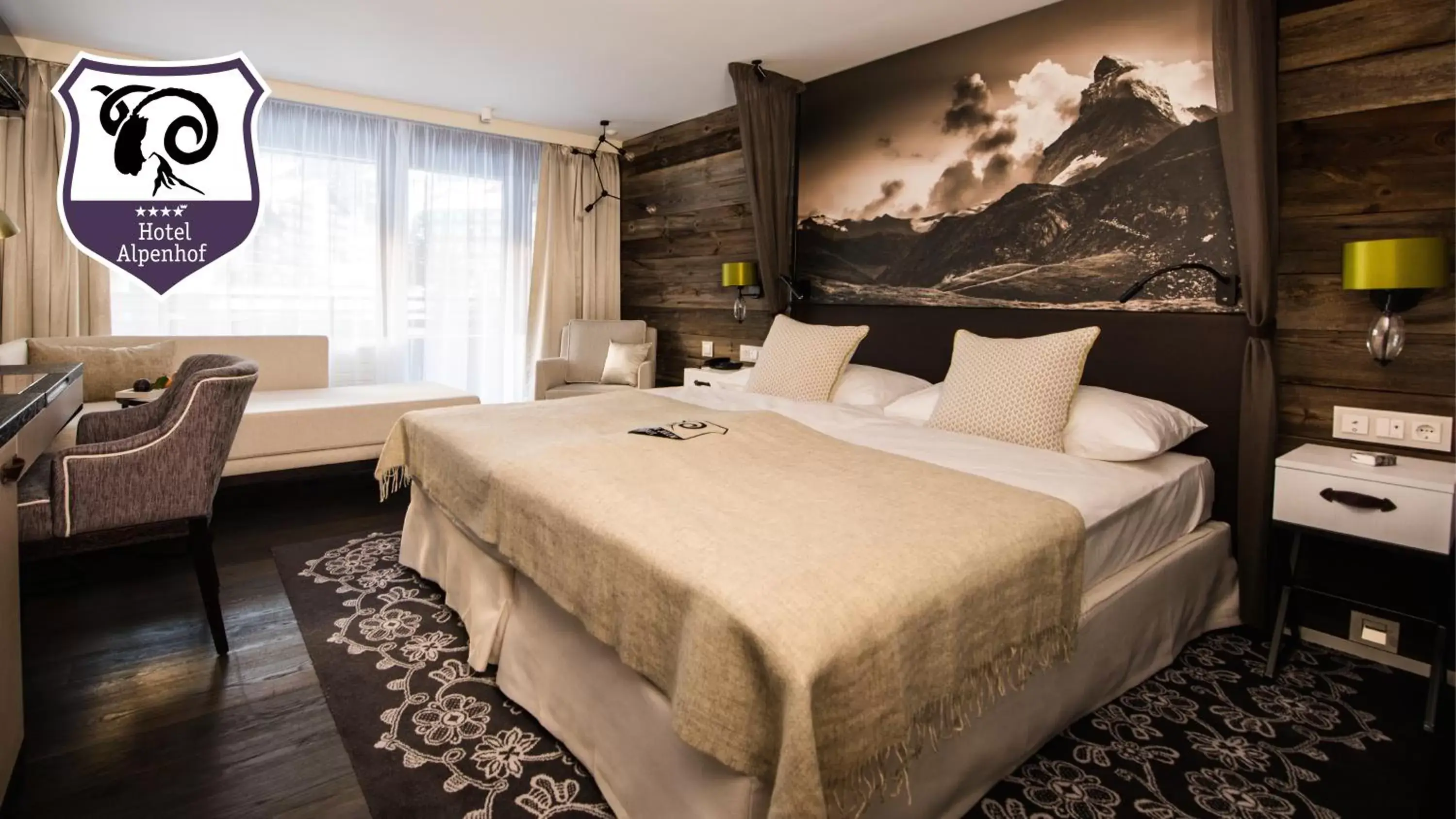 Property building, Bed in Wellness Hotel Alpenhof