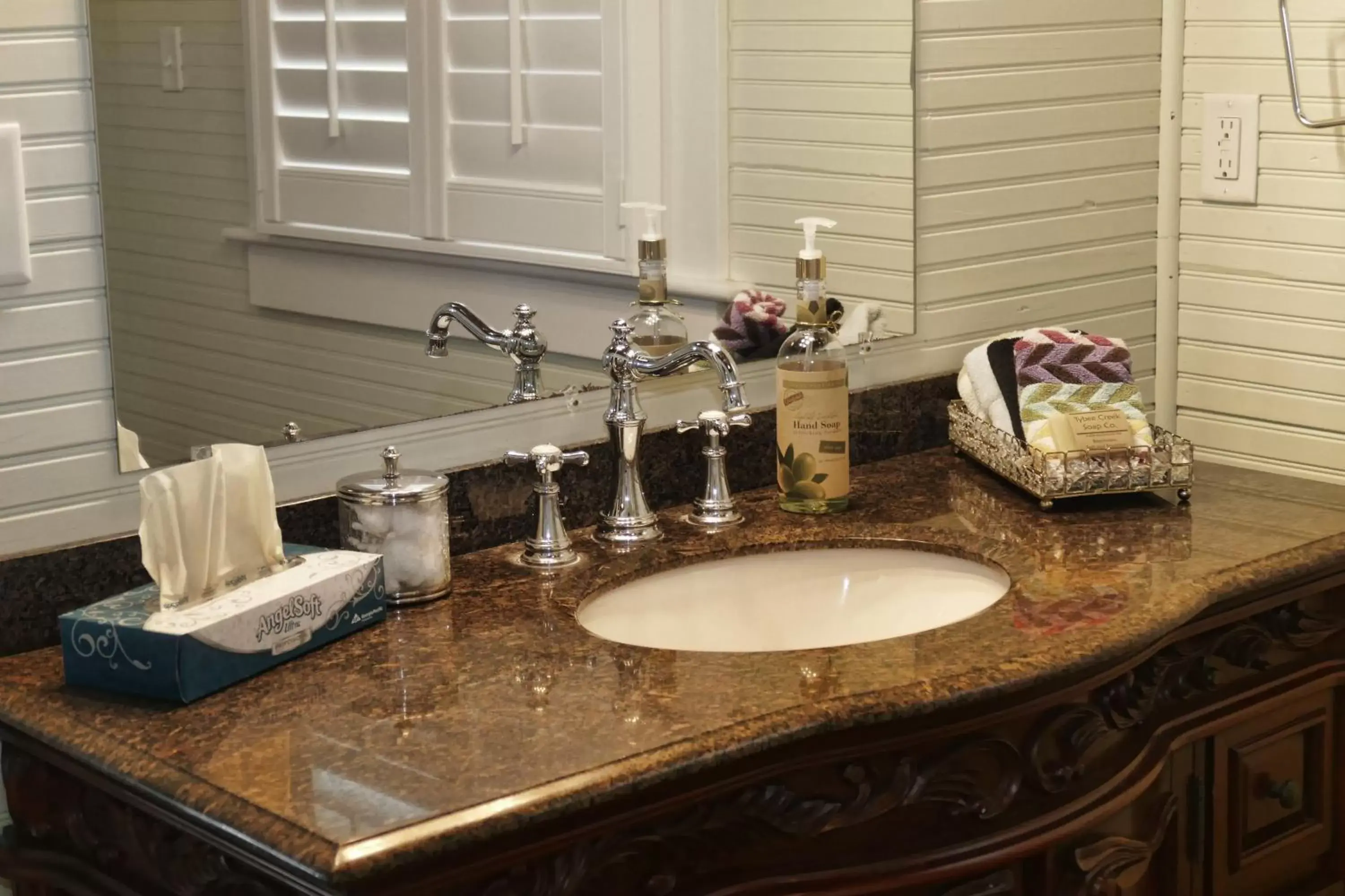 Bathroom in Beachview Inn and Spa