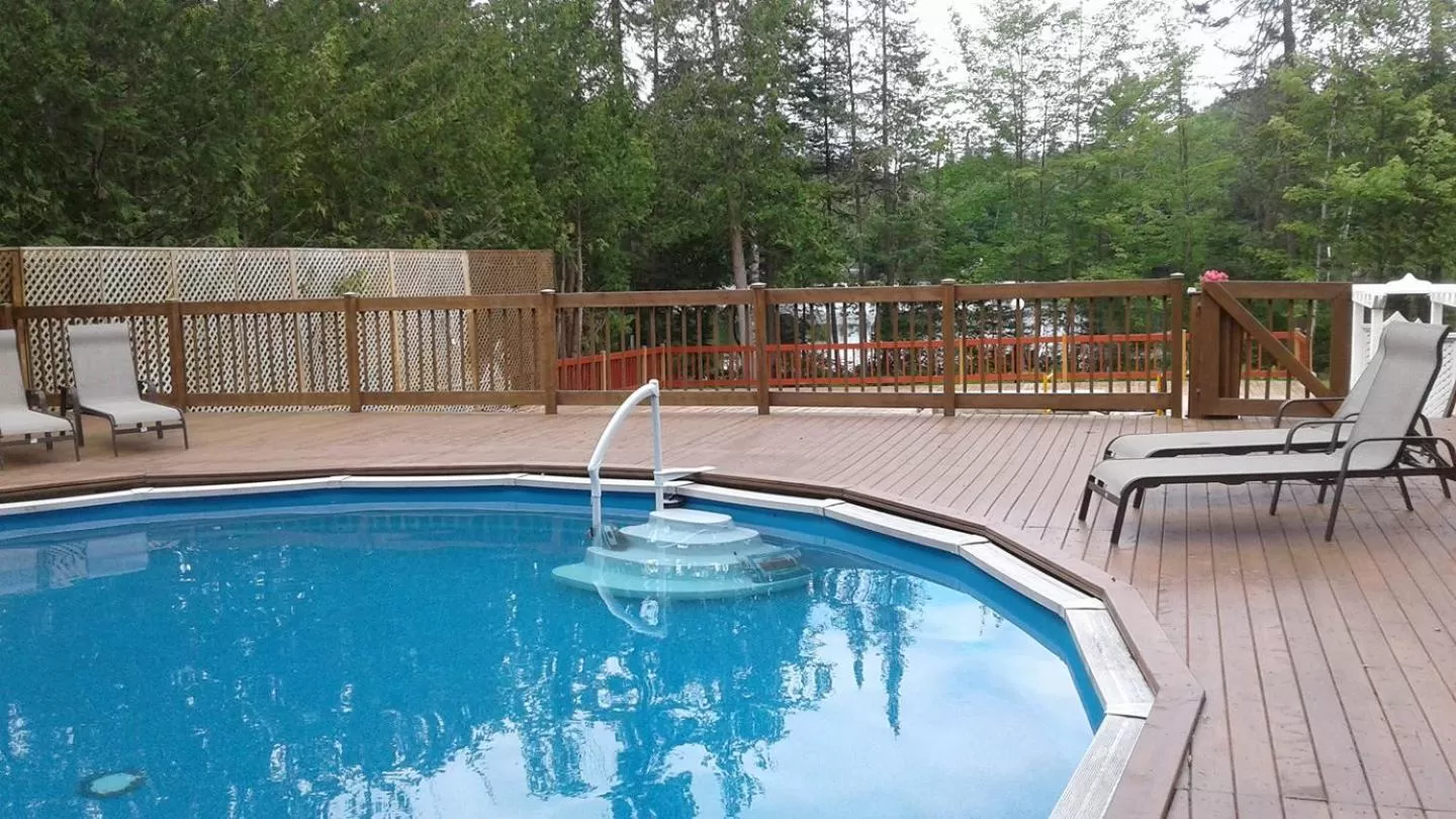 Patio in Hôtel du Lac Lenore