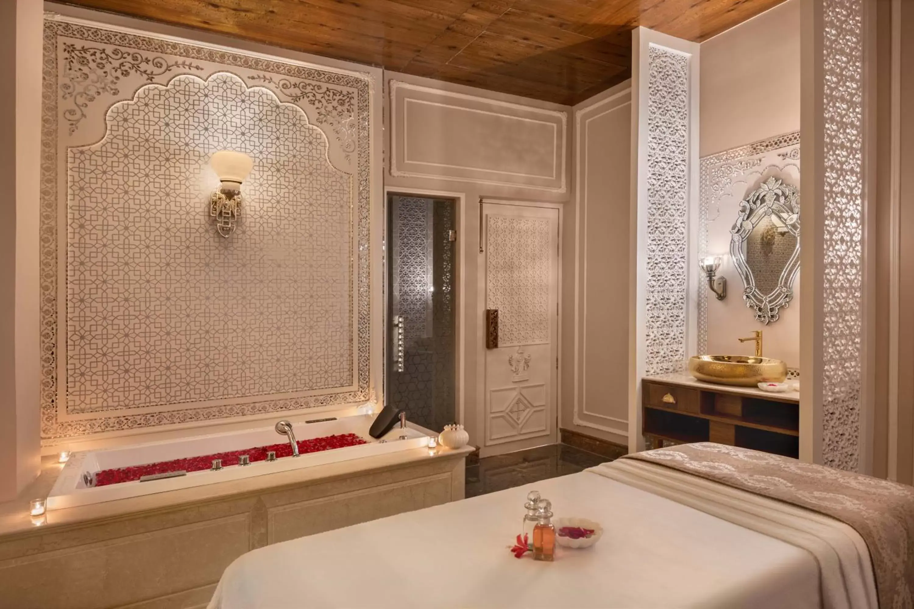 Massage, Bathroom in Noormahal Palace Hotel