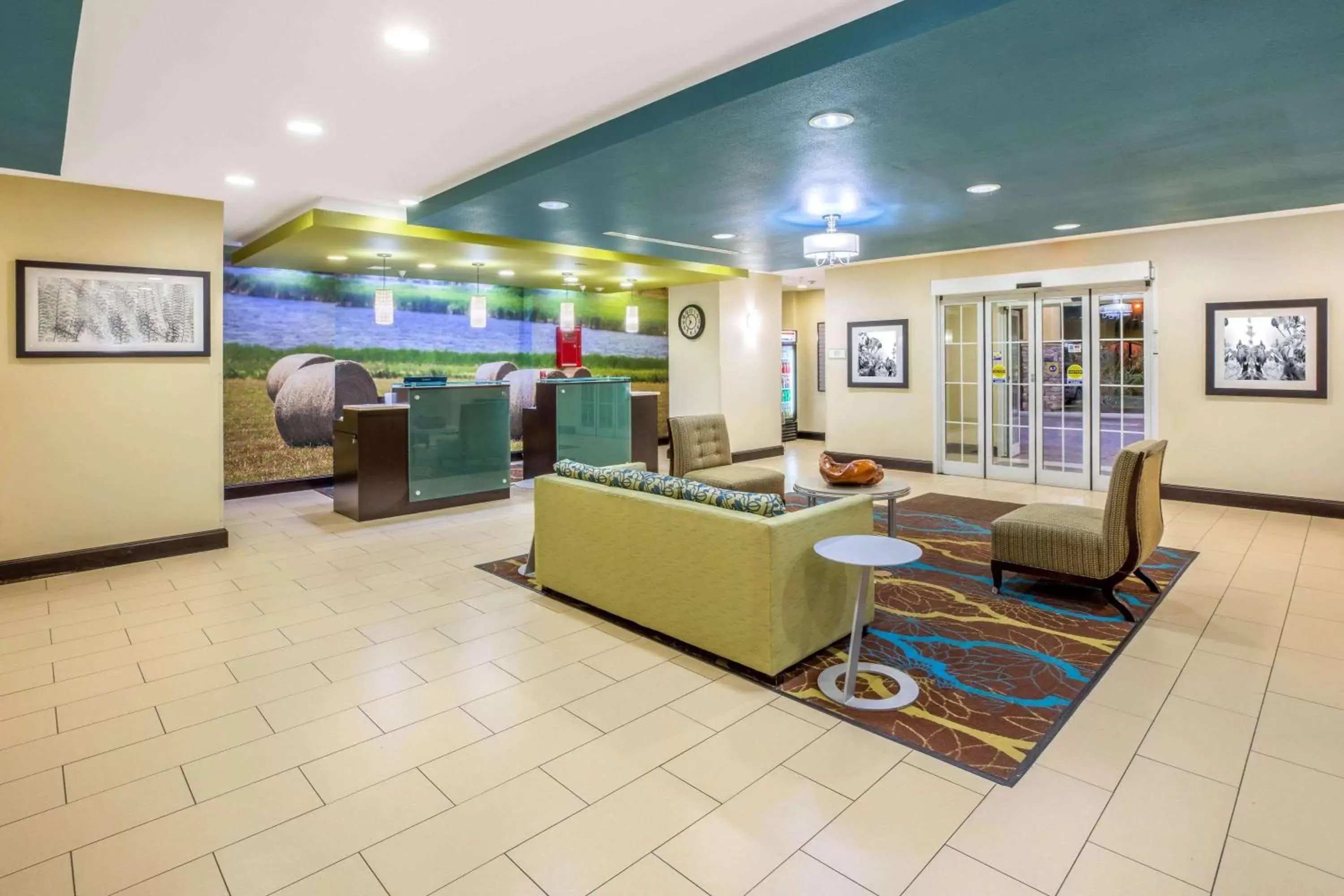 Lobby or reception, Lobby/Reception in La Quinta by Wyndham Floresville