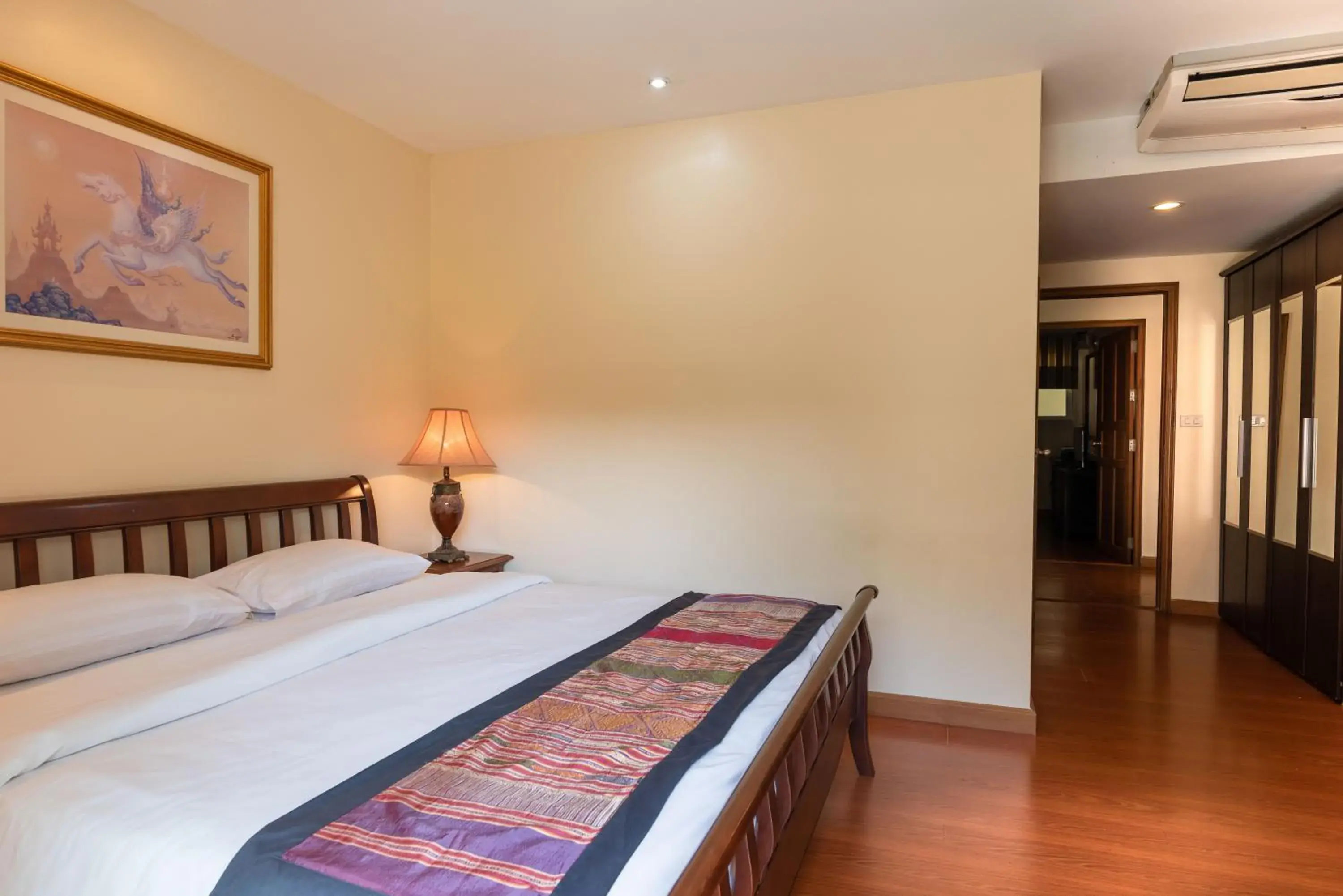Bedroom, Bed in Jomtien Beach Residence