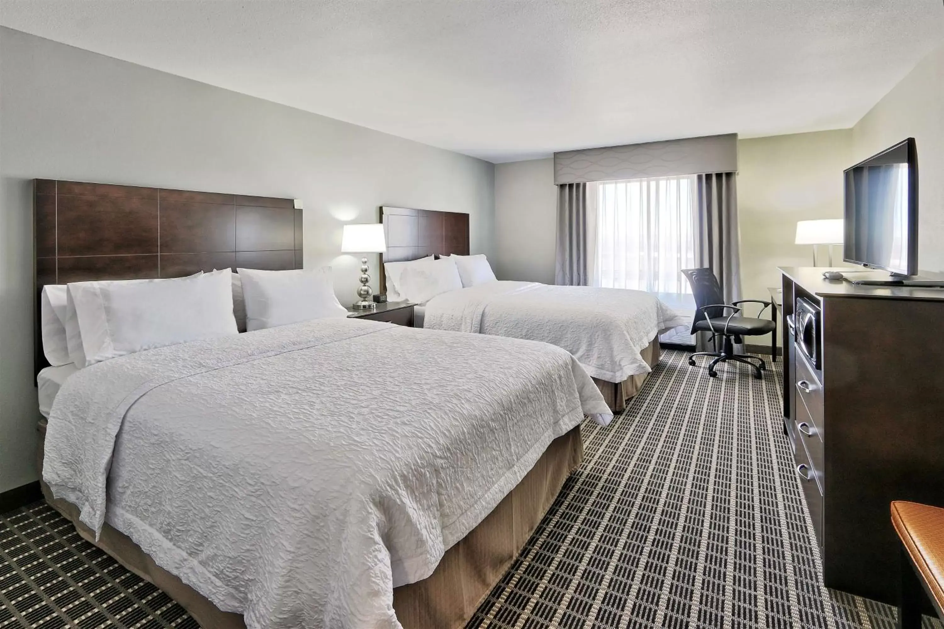 Bedroom in Hampton Inn & Suites Albuquerque Airport