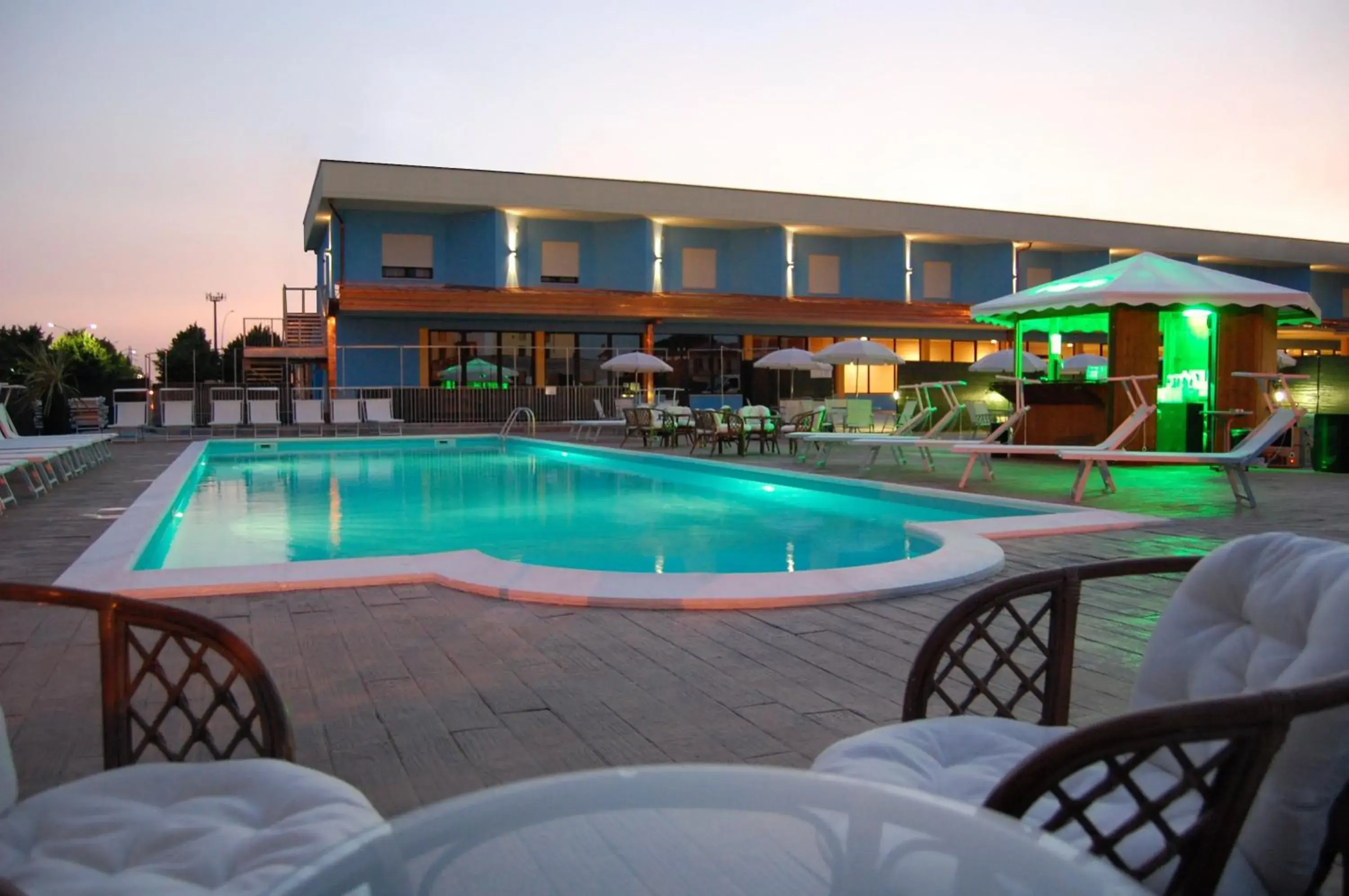 Restaurant/places to eat, Swimming Pool in Piccolo Hotel Nogara