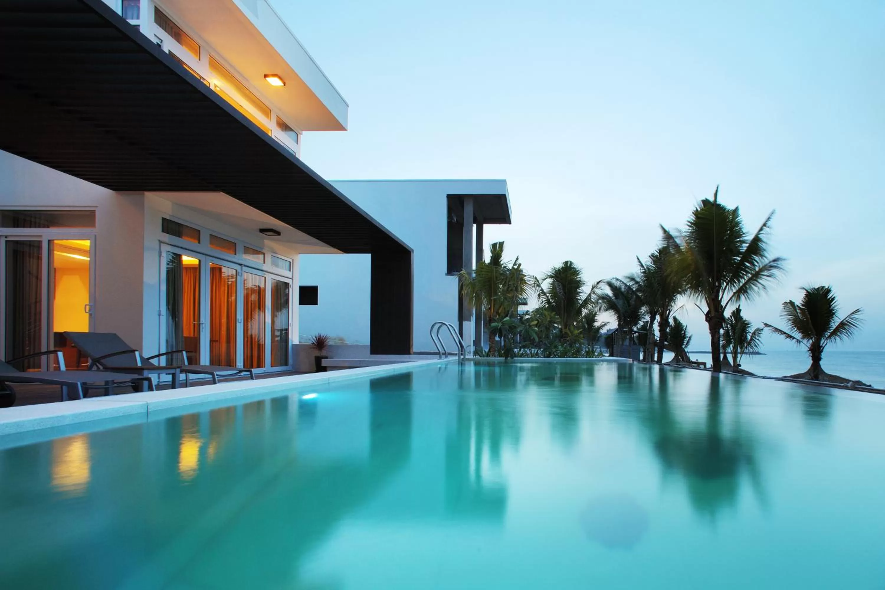 Swimming pool in The Cliff Resort & Residences