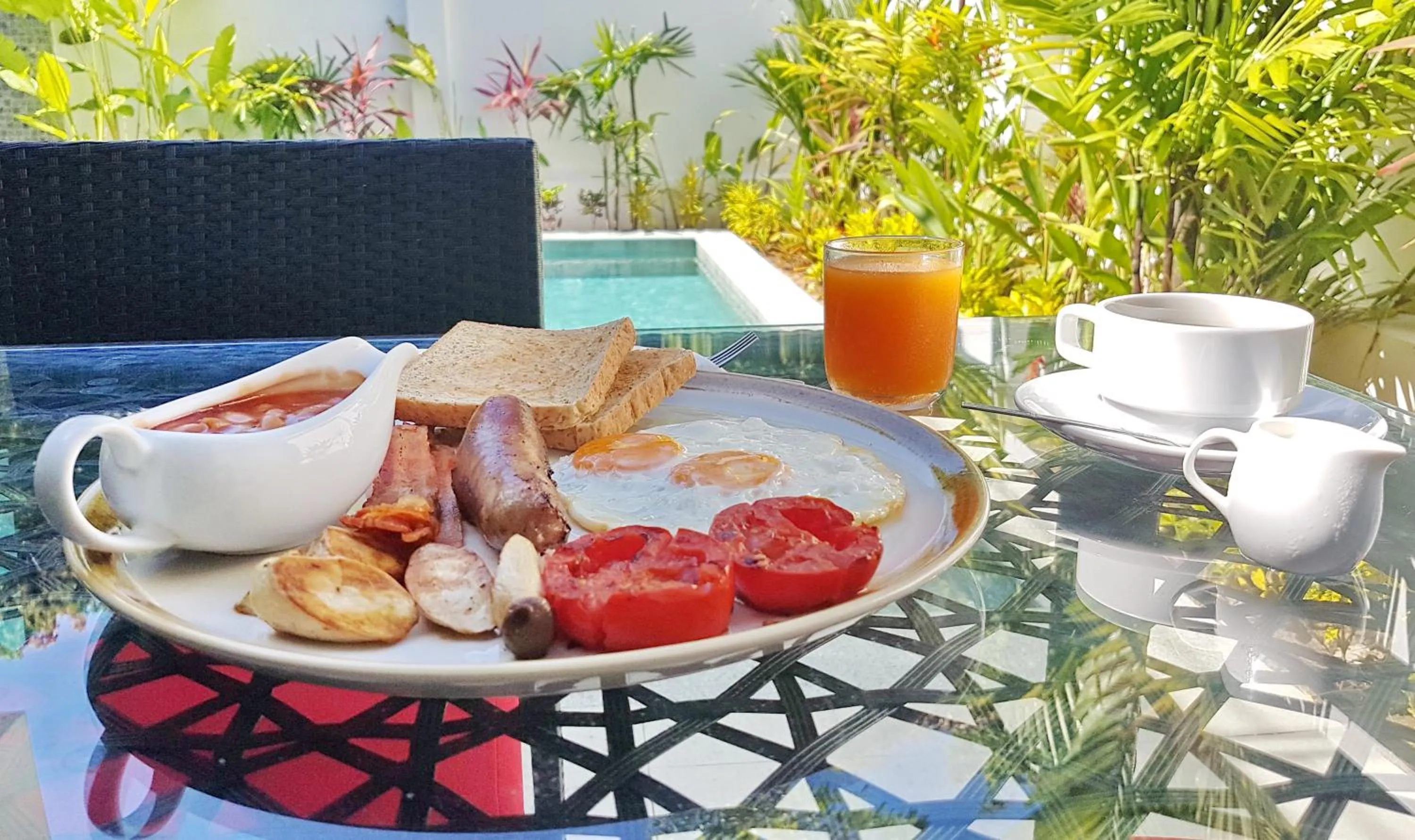 Breakfast in Ya Nui Beach Villas