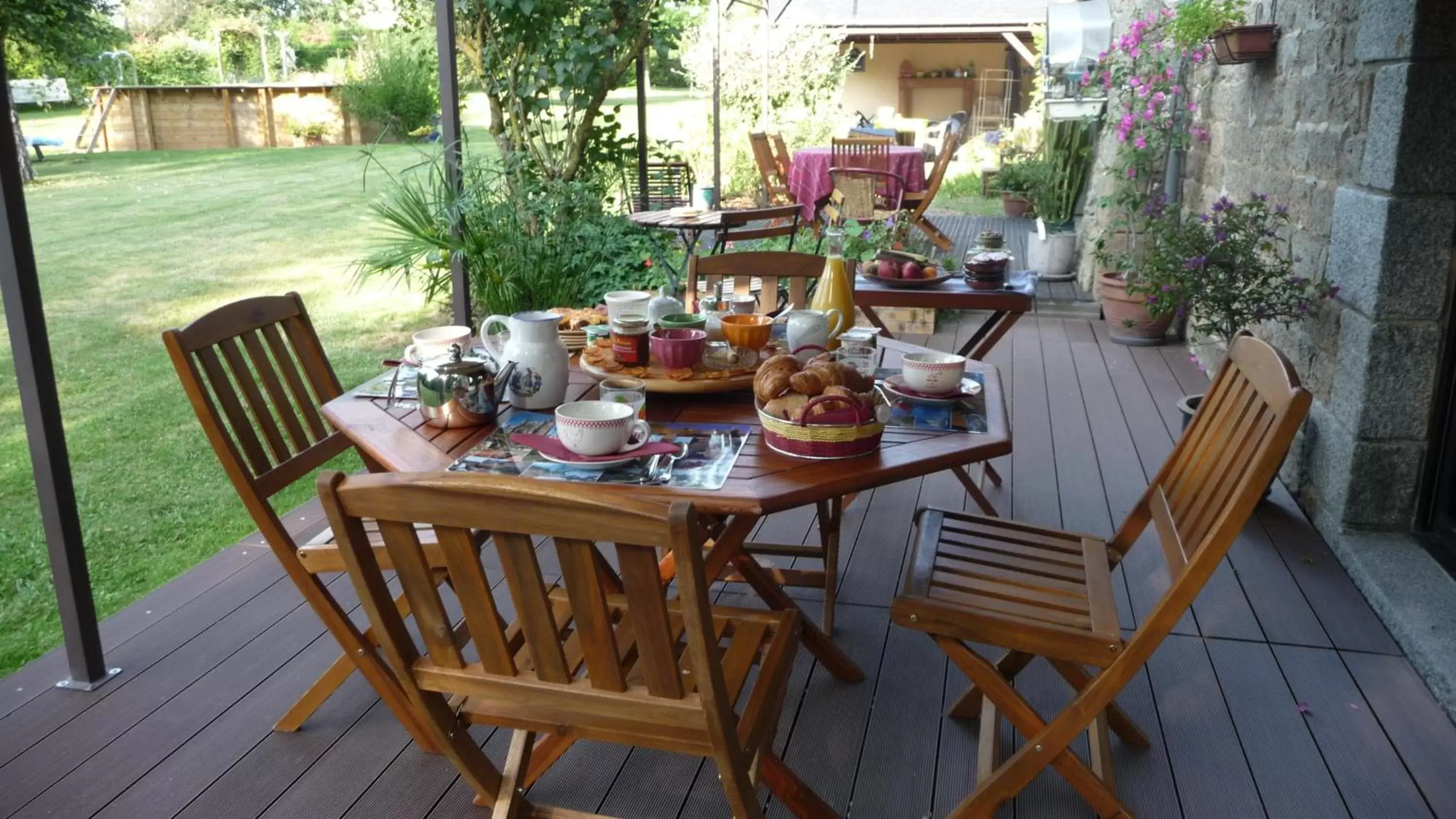 Patio in Chambres d'hôtes Le Bas Rassinoux