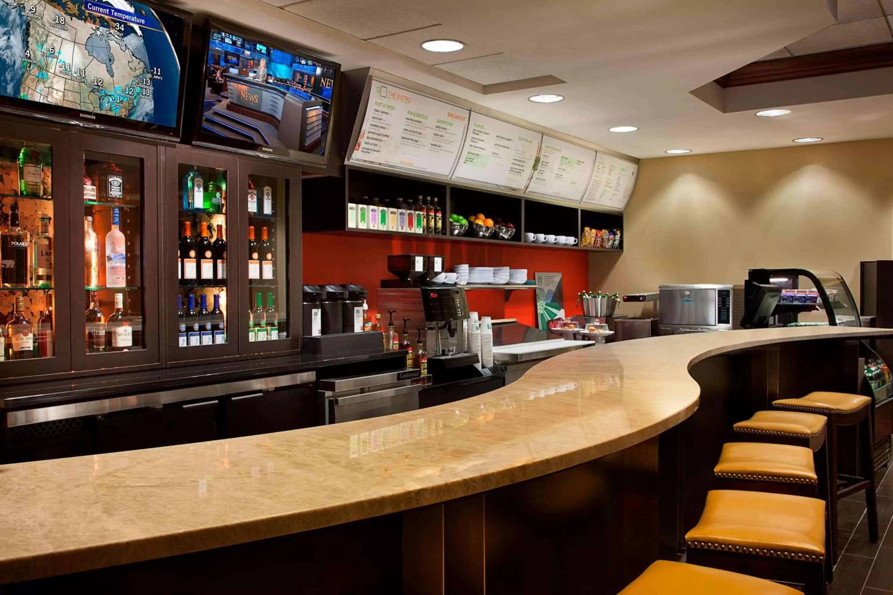 Restaurant/places to eat, Lounge/Bar in Courtyard by Marriott Toronto Airport