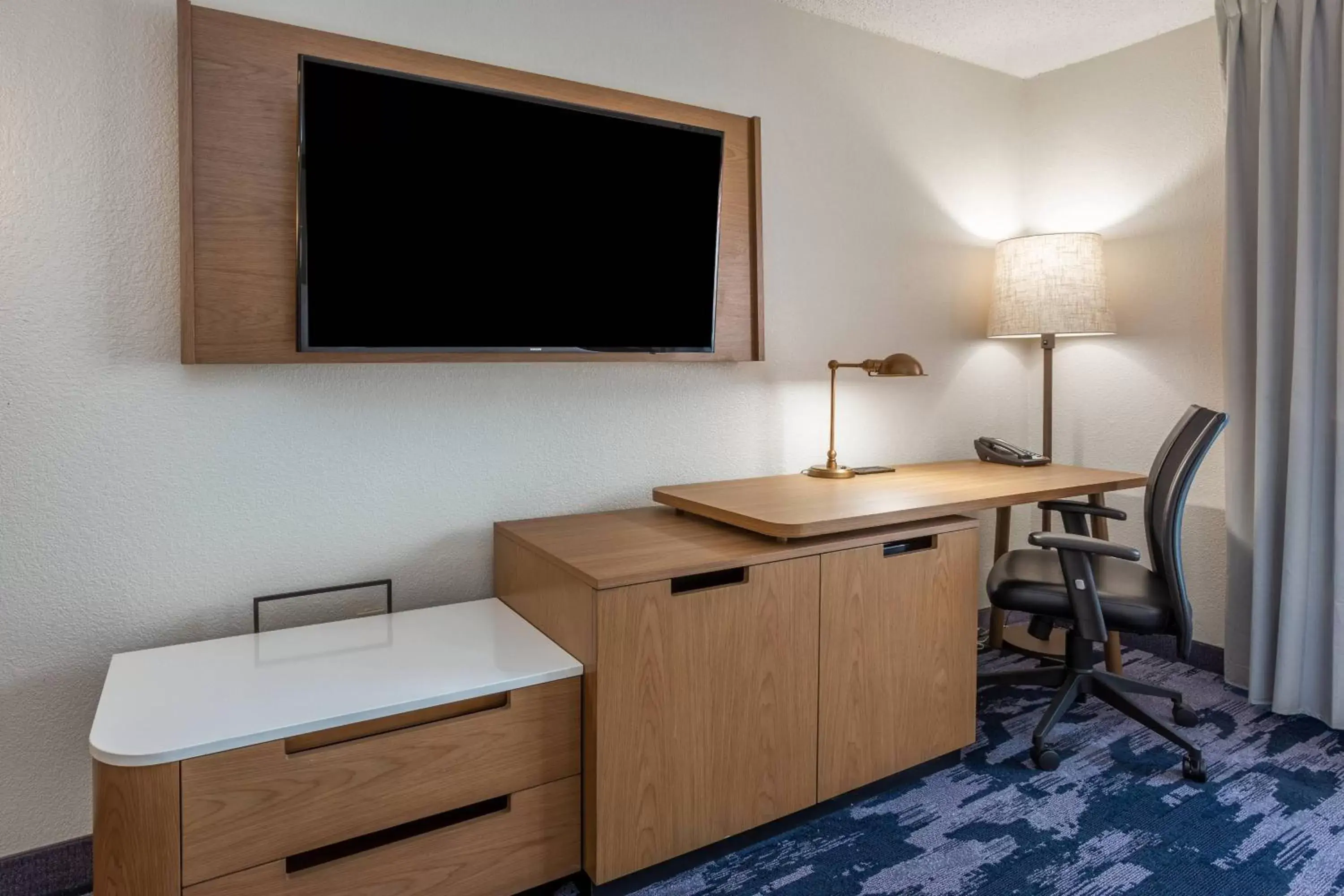 Photo of the whole room, TV/Entertainment Center in Fairfield Inn & Suites Indianapolis Northwest