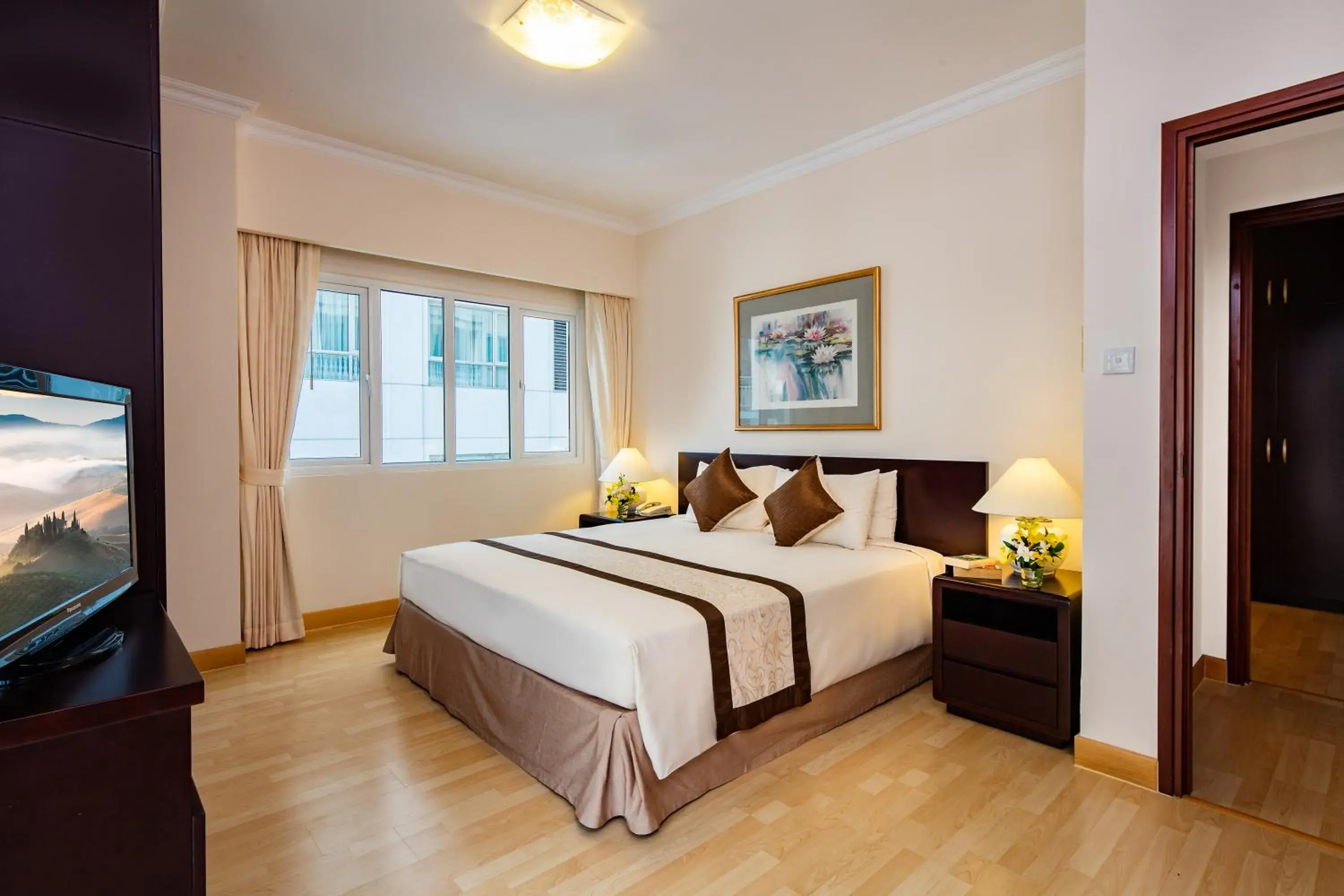 Bedroom, Bed in Norfolk Mansion - Luxury Serviced Apartment