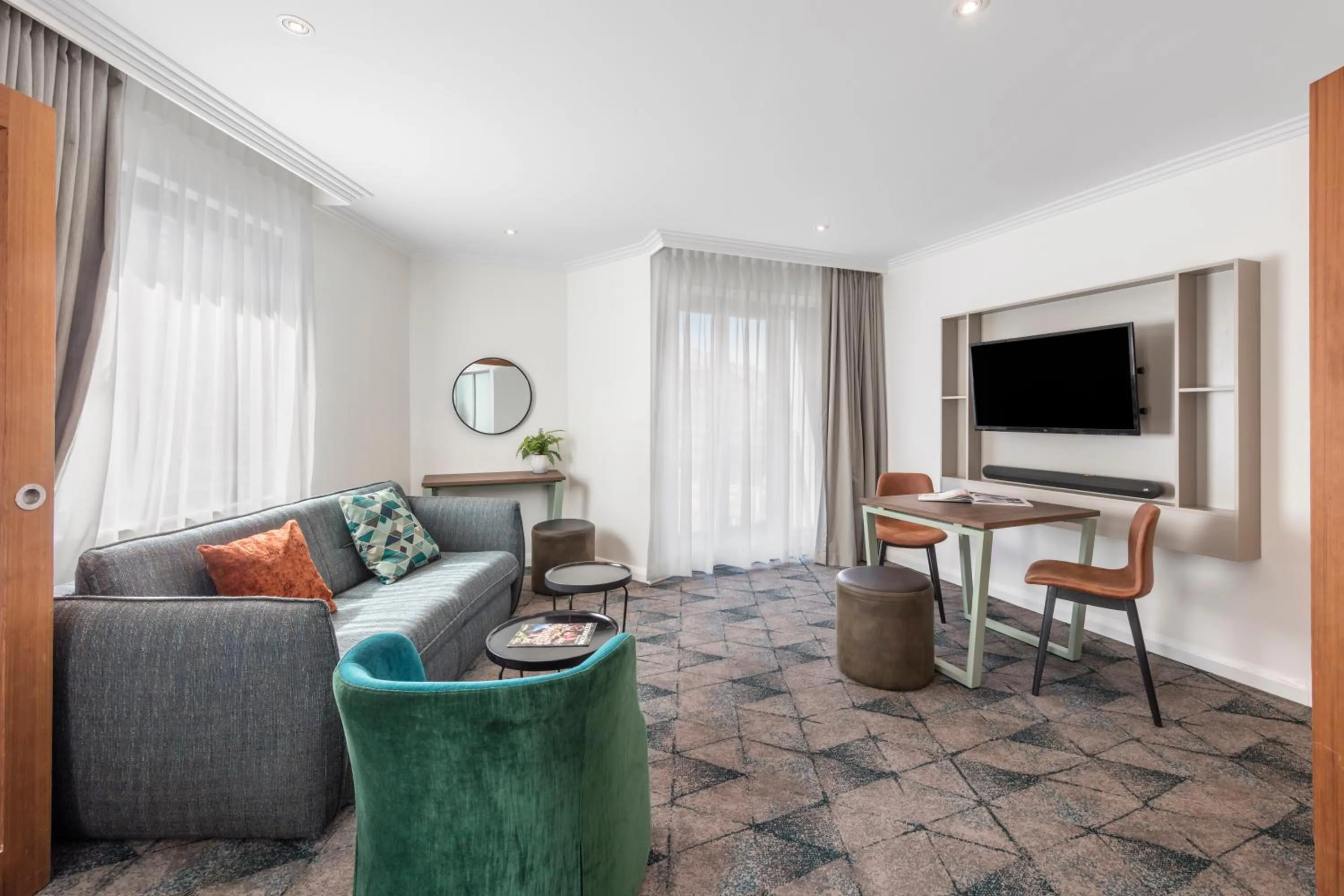 TV and multimedia in Club Wyndham Sydney, Trademark Collection by Wyndham