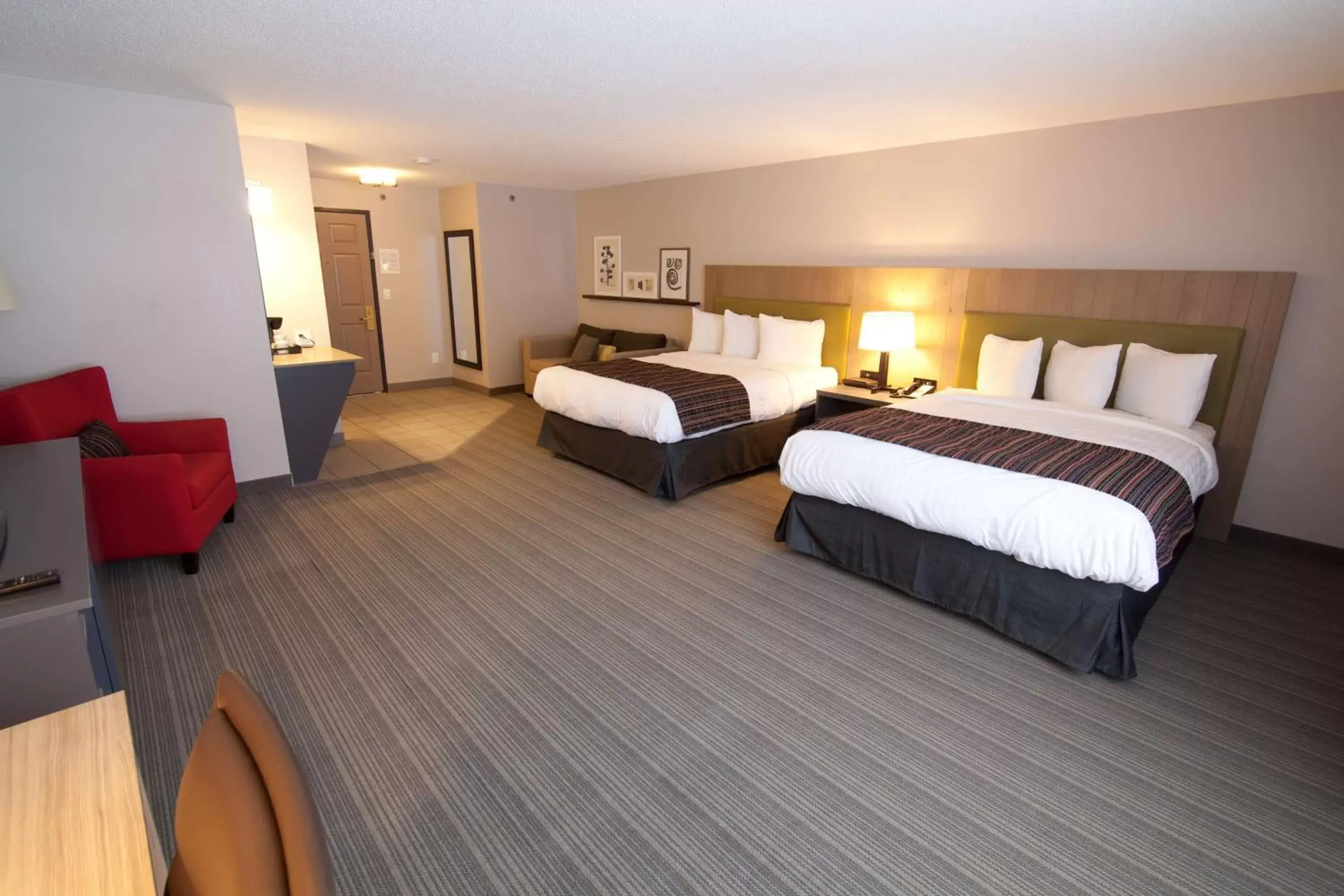 Photo of the whole room, Bed in Country Inn & Suites by Radisson, Decorah, IA