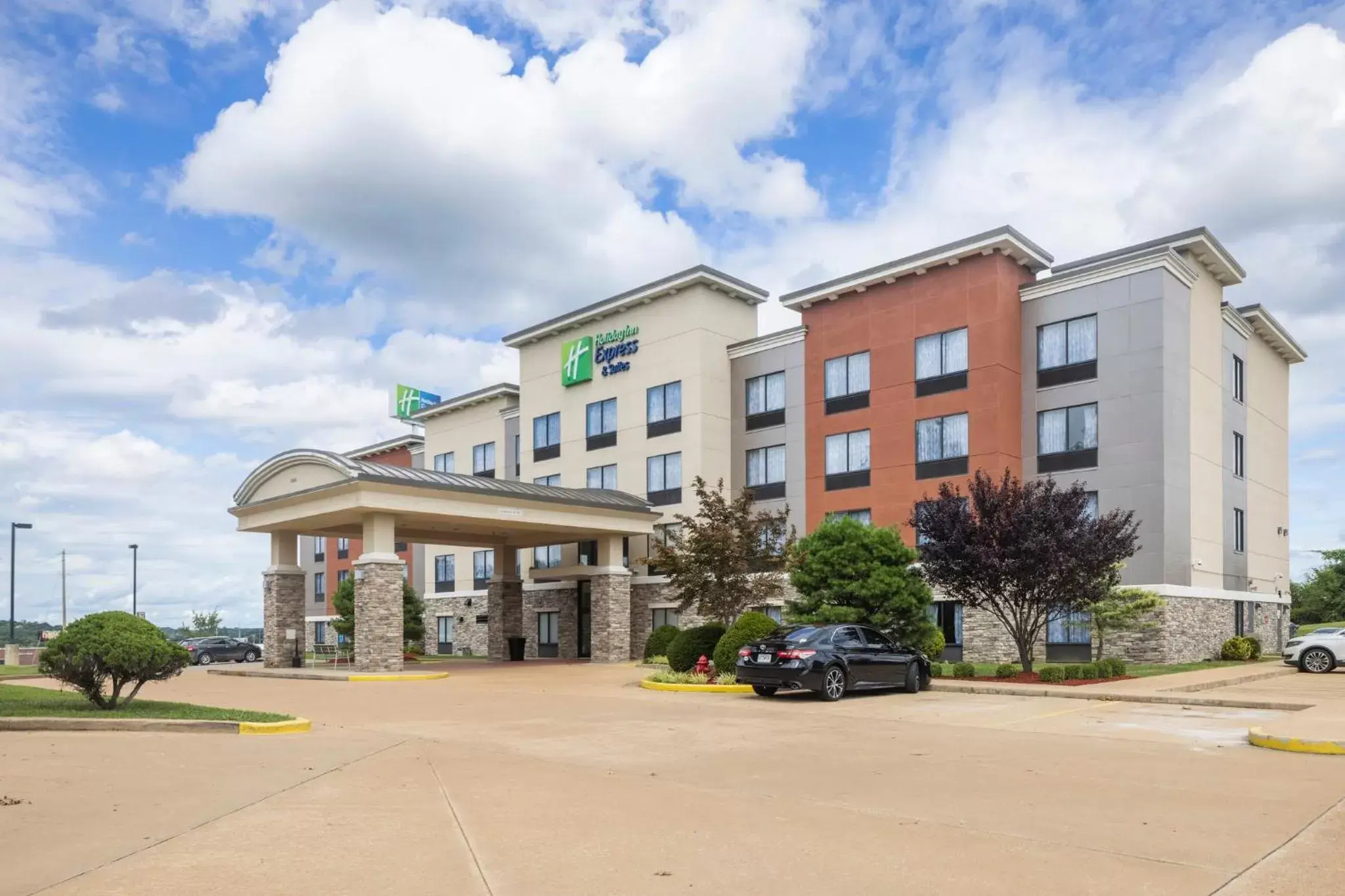 Property Building in Holiday Inn Express Hotel & Suites Festus-South St. Louis, an IHG Hotel