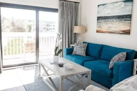 Living room, Seating Area in The Suites at Fishermen's Village - 2 Bedroom Suites