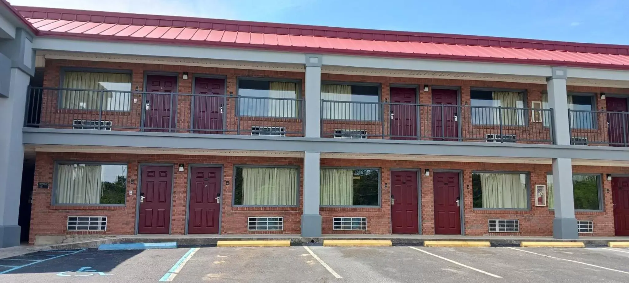 Property Building in Red Roof Inn & Suites Scottsboro
