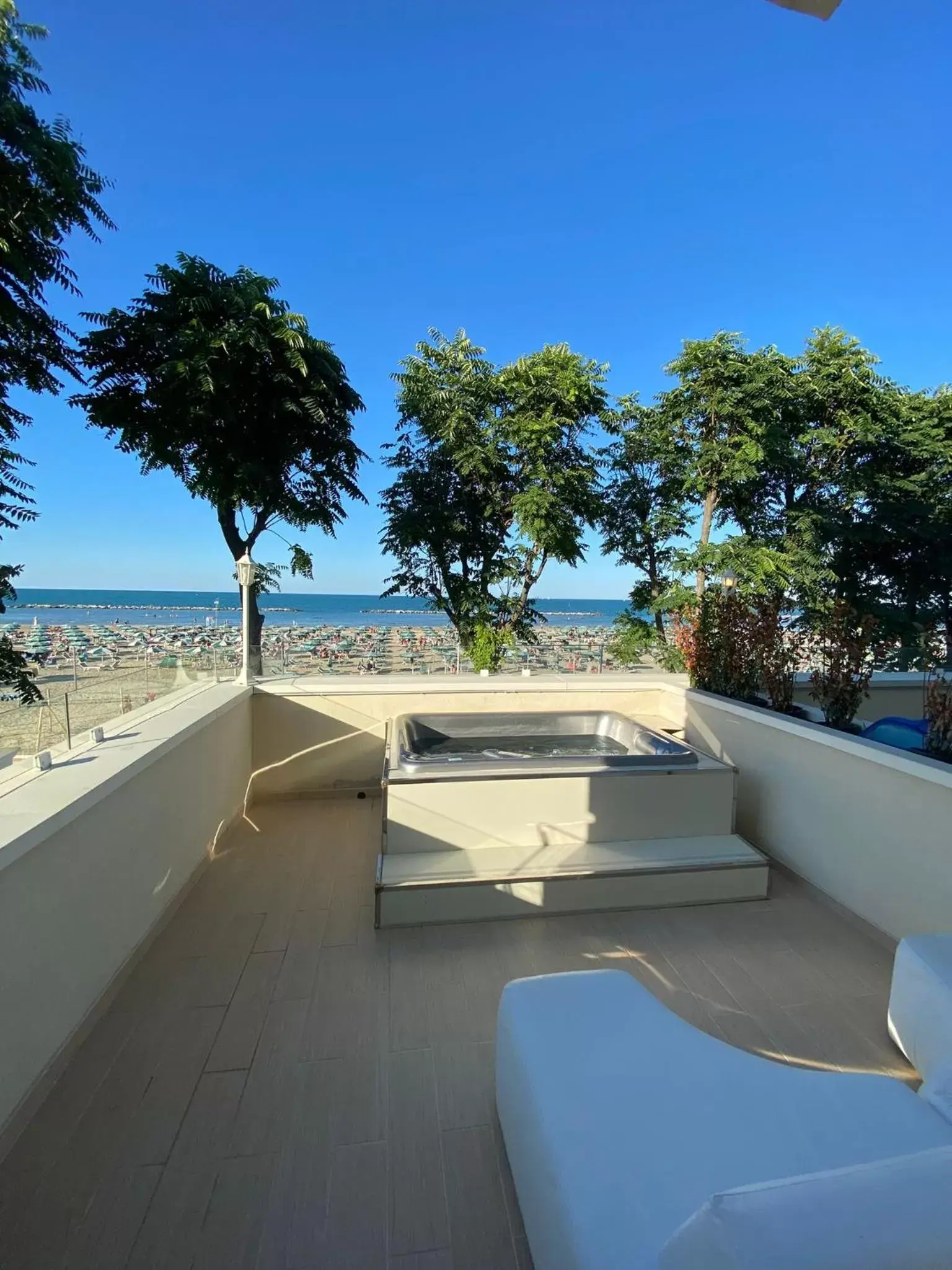 Hot Tub, Balcony/Terrace in Marina Beach Suite Hotel