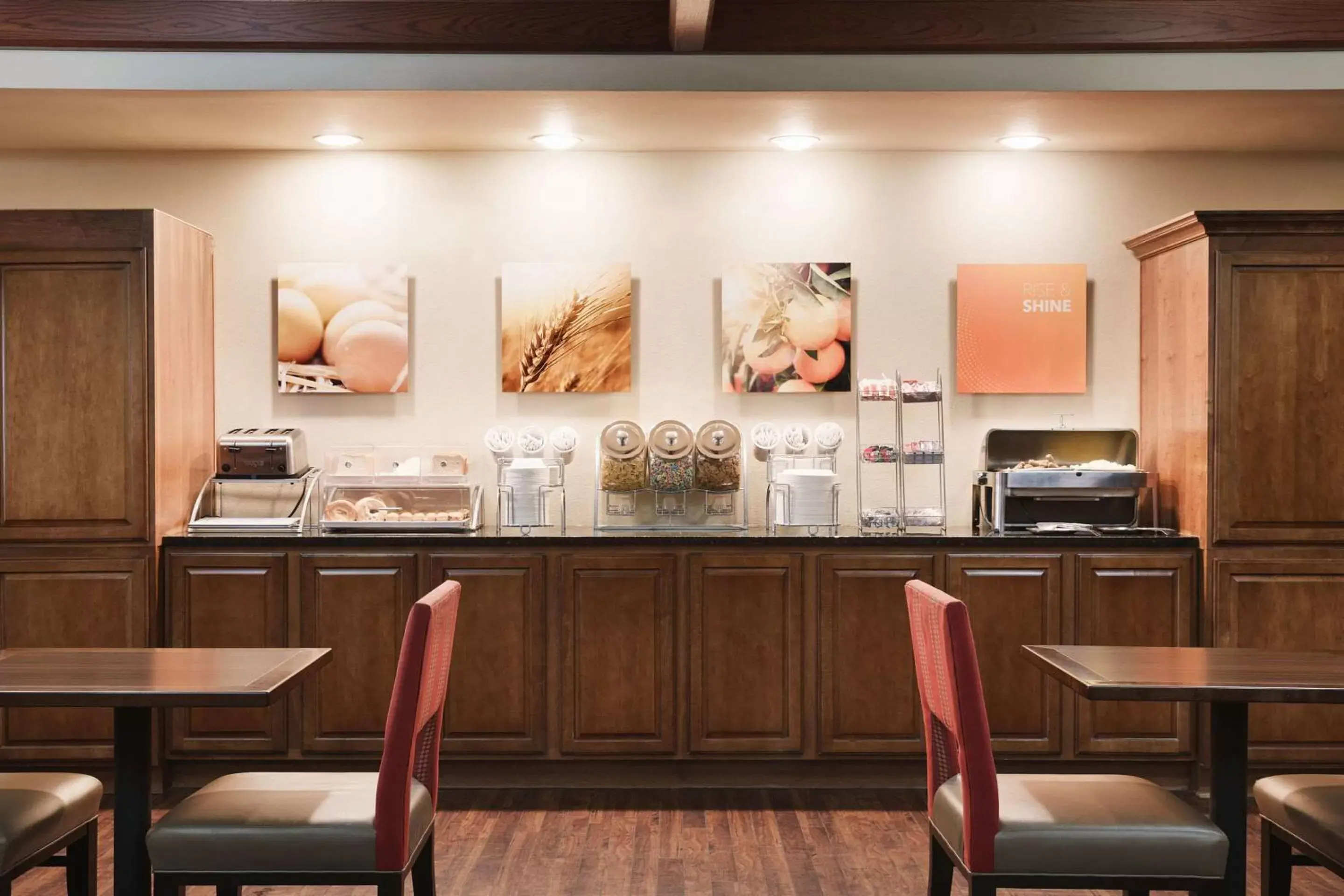 Breakfast in Comfort Suites Milwaukee Airport Breakfast in Comfort Suites Milwaukee Airport