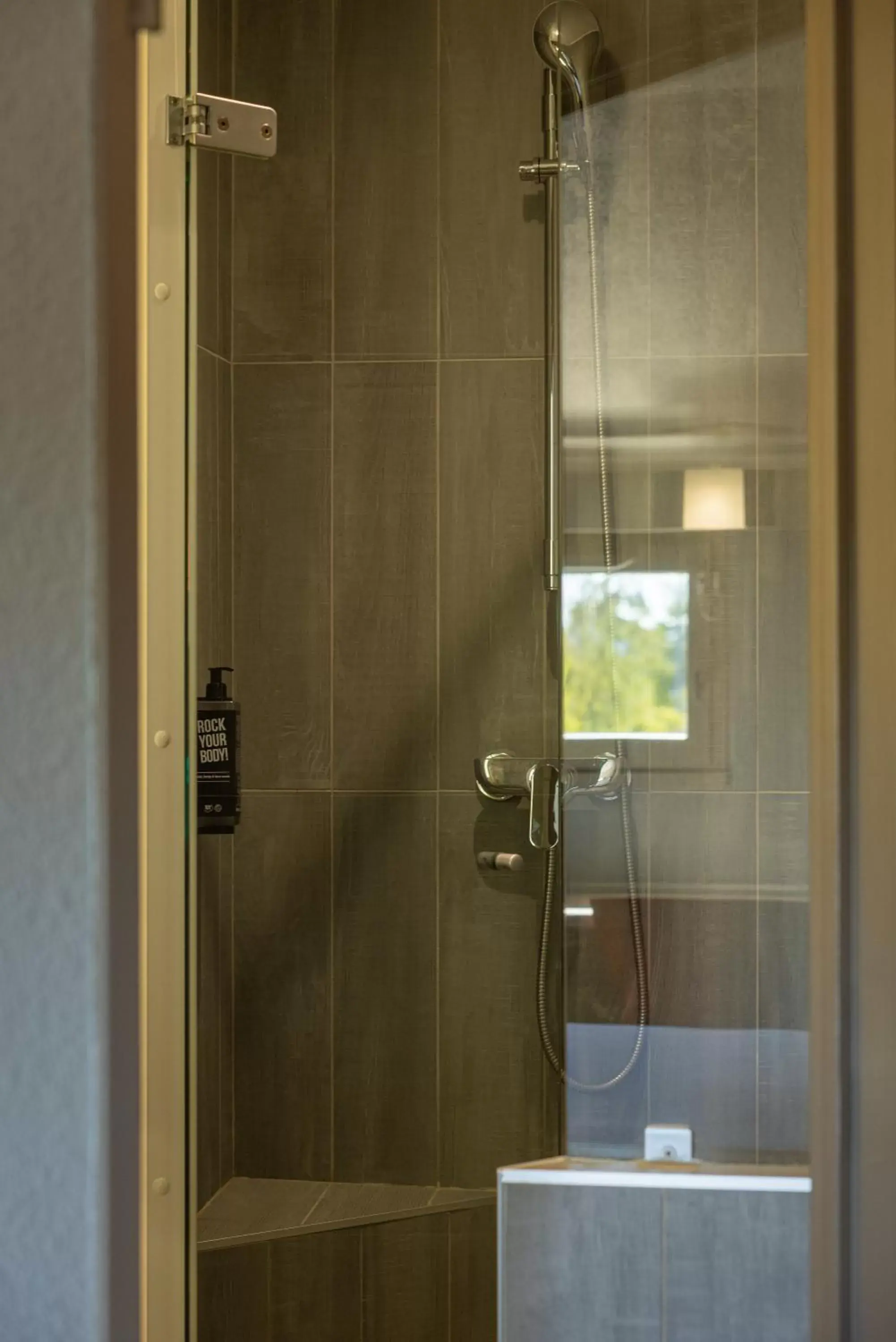 Shower, Bathroom in ibis Lyon Nord