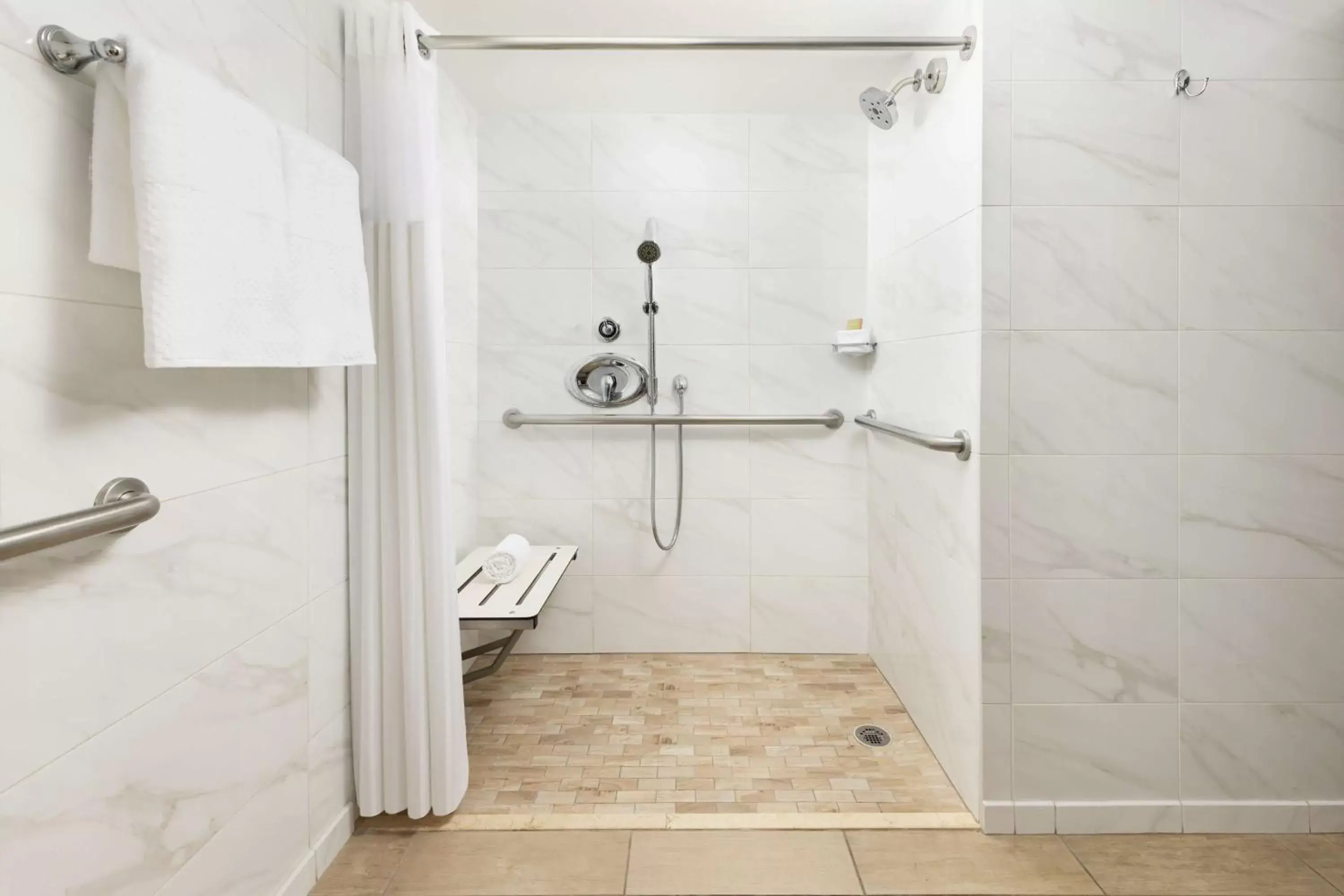 Bathroom in DoubleTree Beach Resort by Hilton Tampa Bay – North Redington Beach