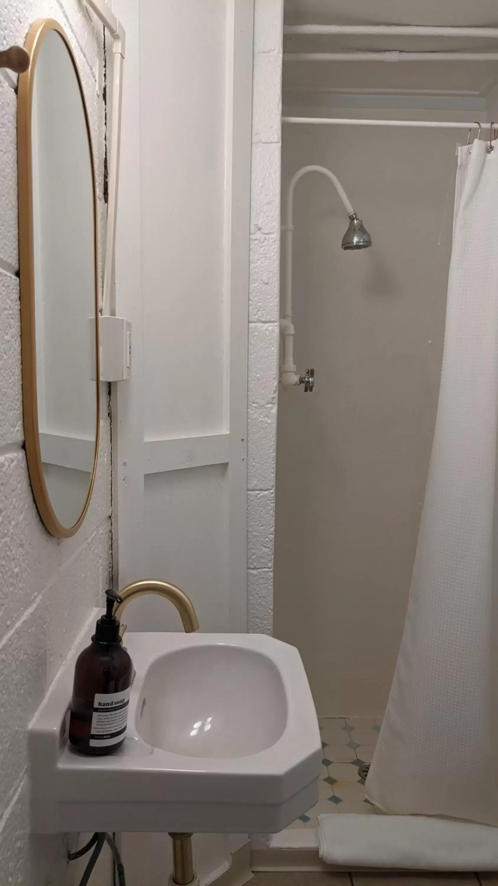 Bathroom in Anchor Inn