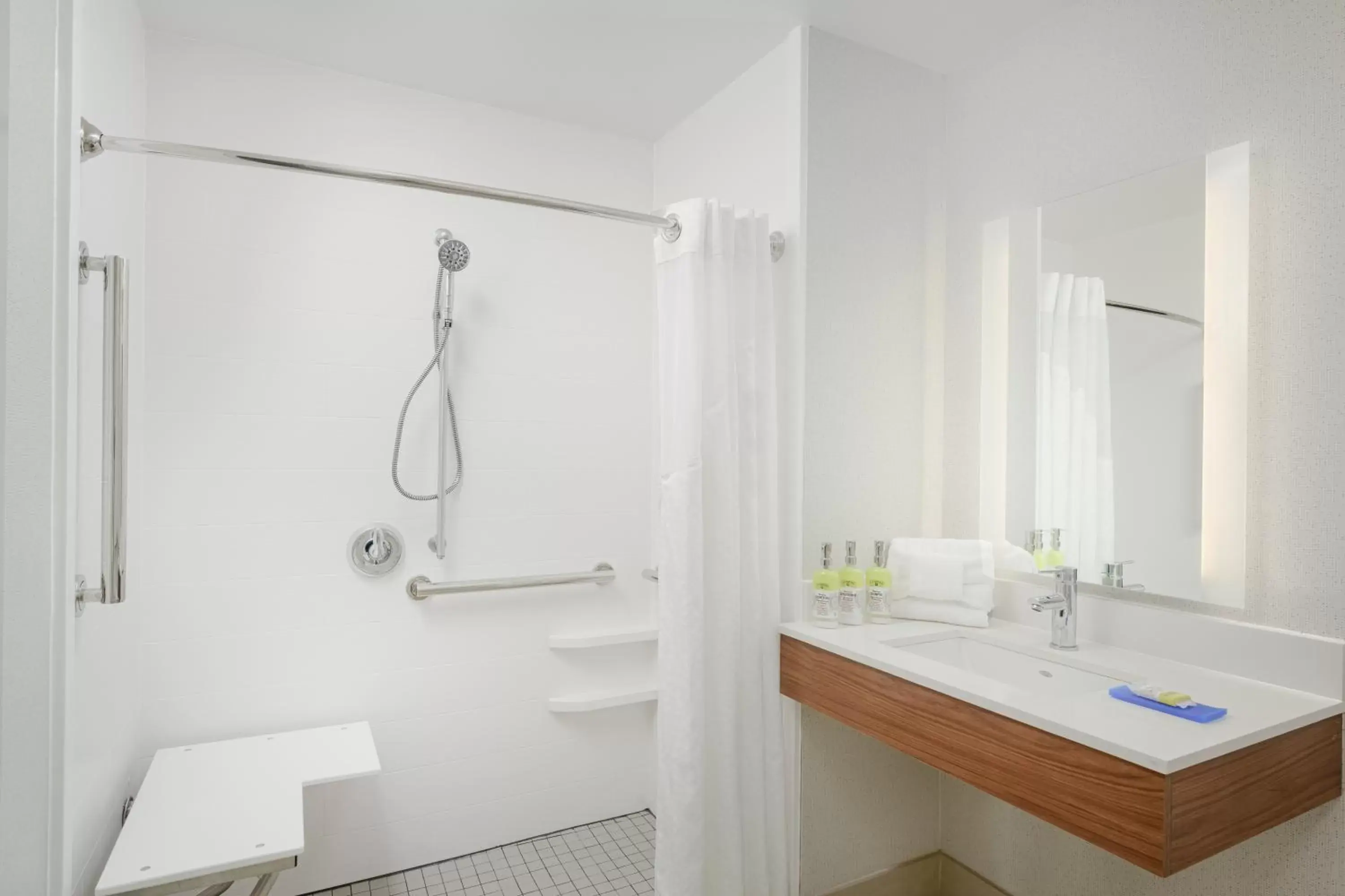 Bathroom in Holiday Inn Express - Tullahoma, an IHG Hotel