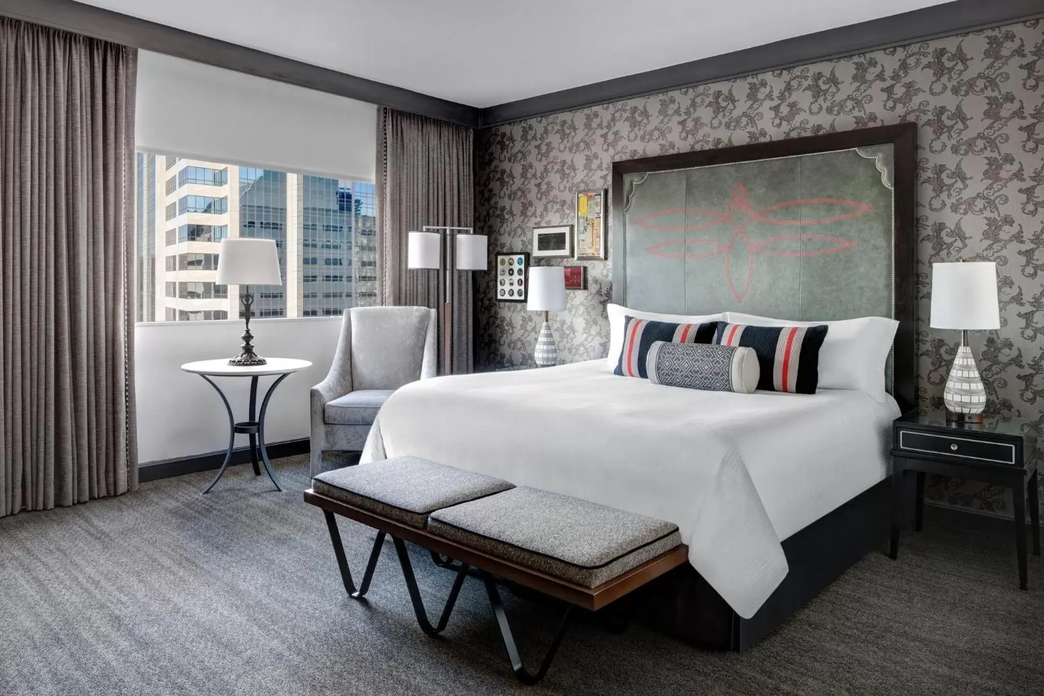 Photo of the whole room, Bed in Loews Vanderbilt Hotel