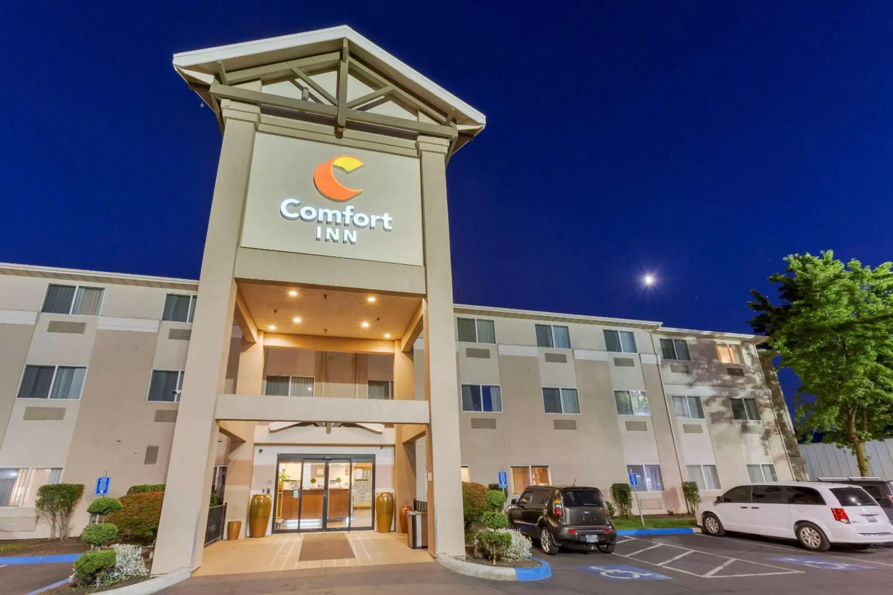 Property Building in Comfort Inn South-Medford