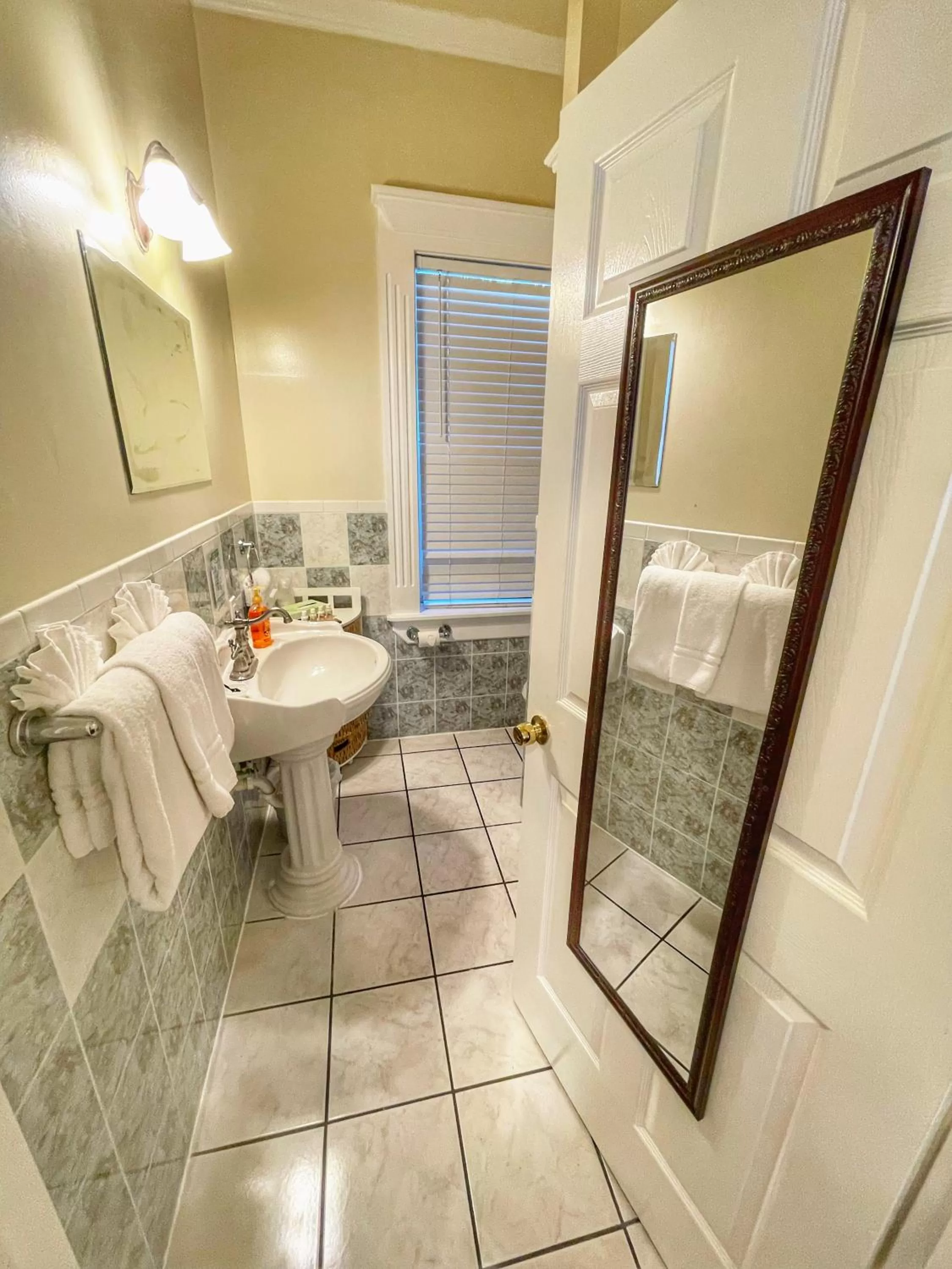 Bathroom in The Casablanca Hotel