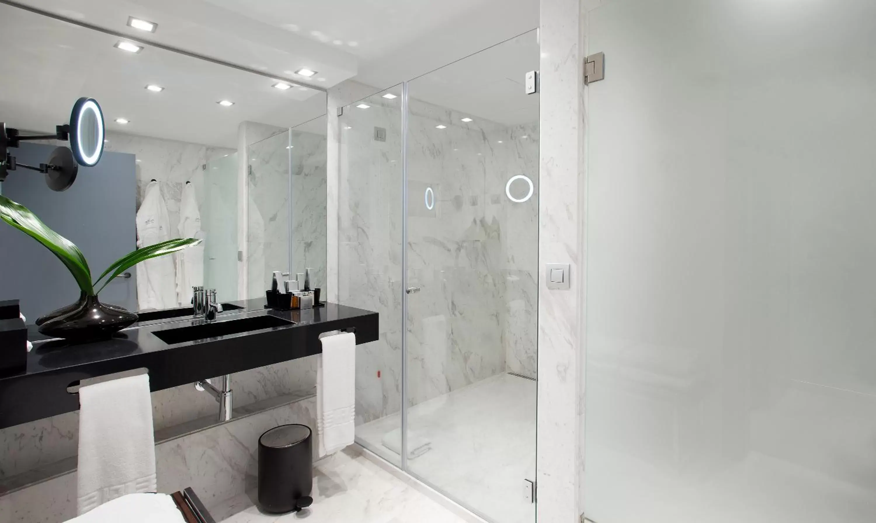 Shower, Bathroom in Altis Grand Hotel
