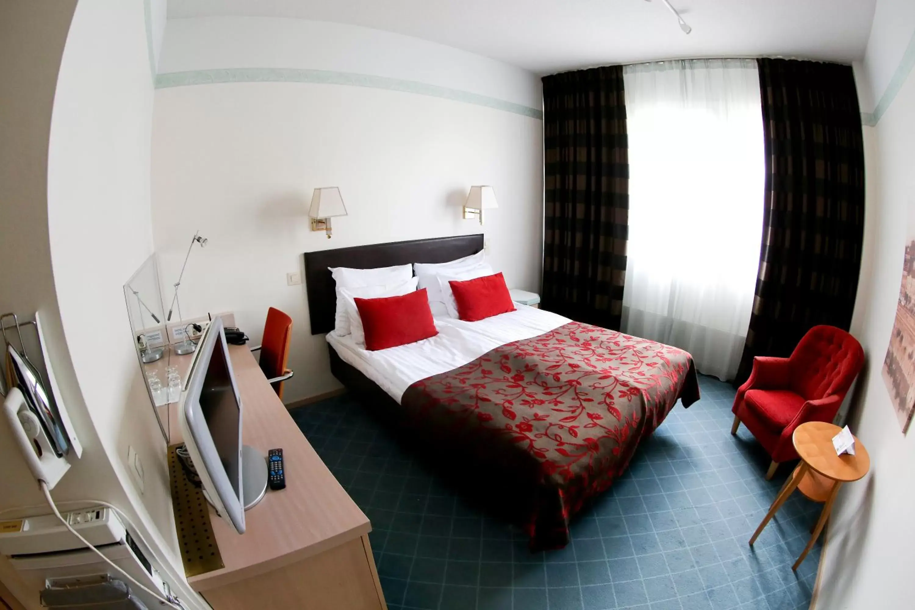 Photo of the whole room, Bed in Original Sokos Hotel Alexandra Jyväskylä