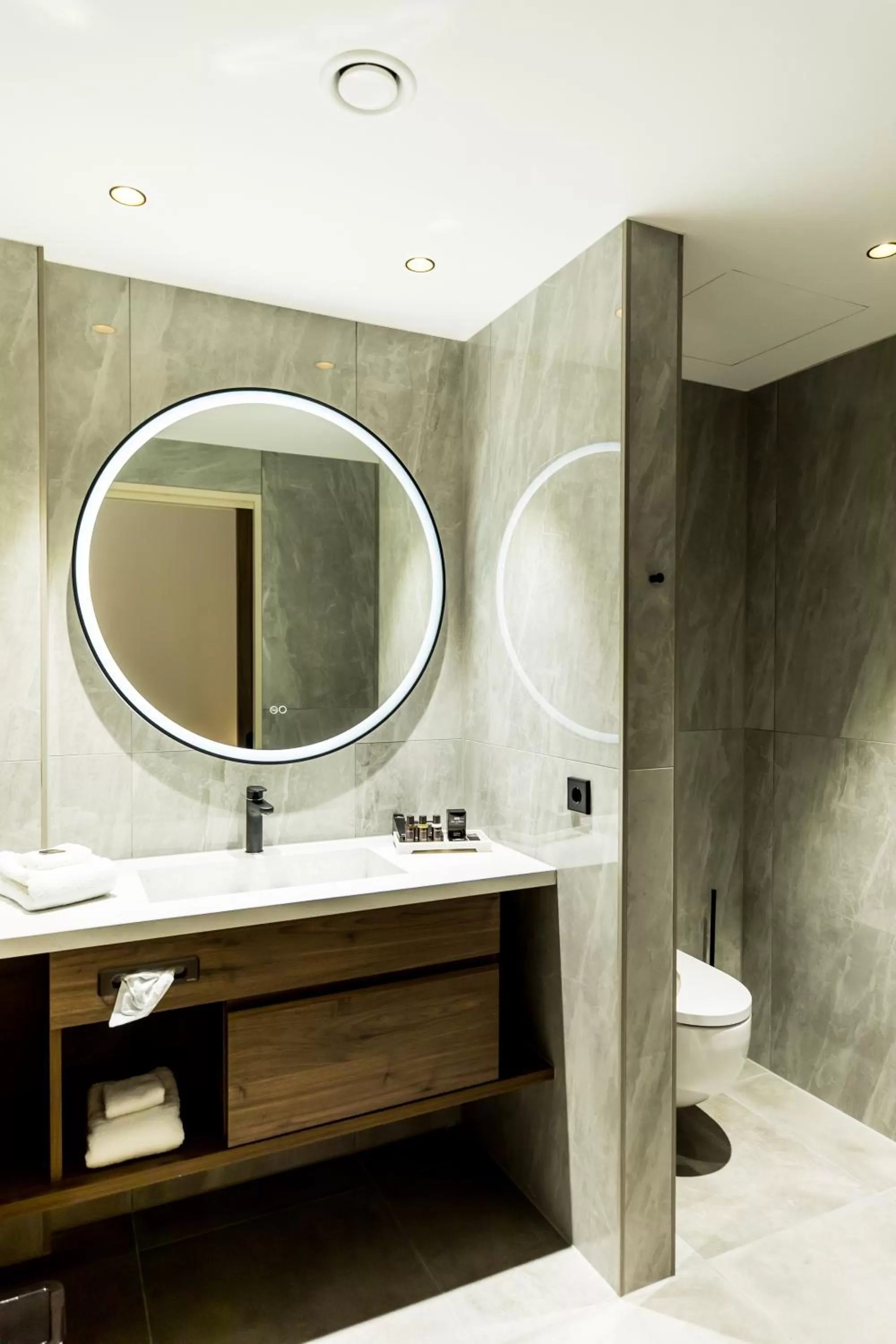 Bathroom in Hotel Am Schloss Aurich - Schlossresidenz