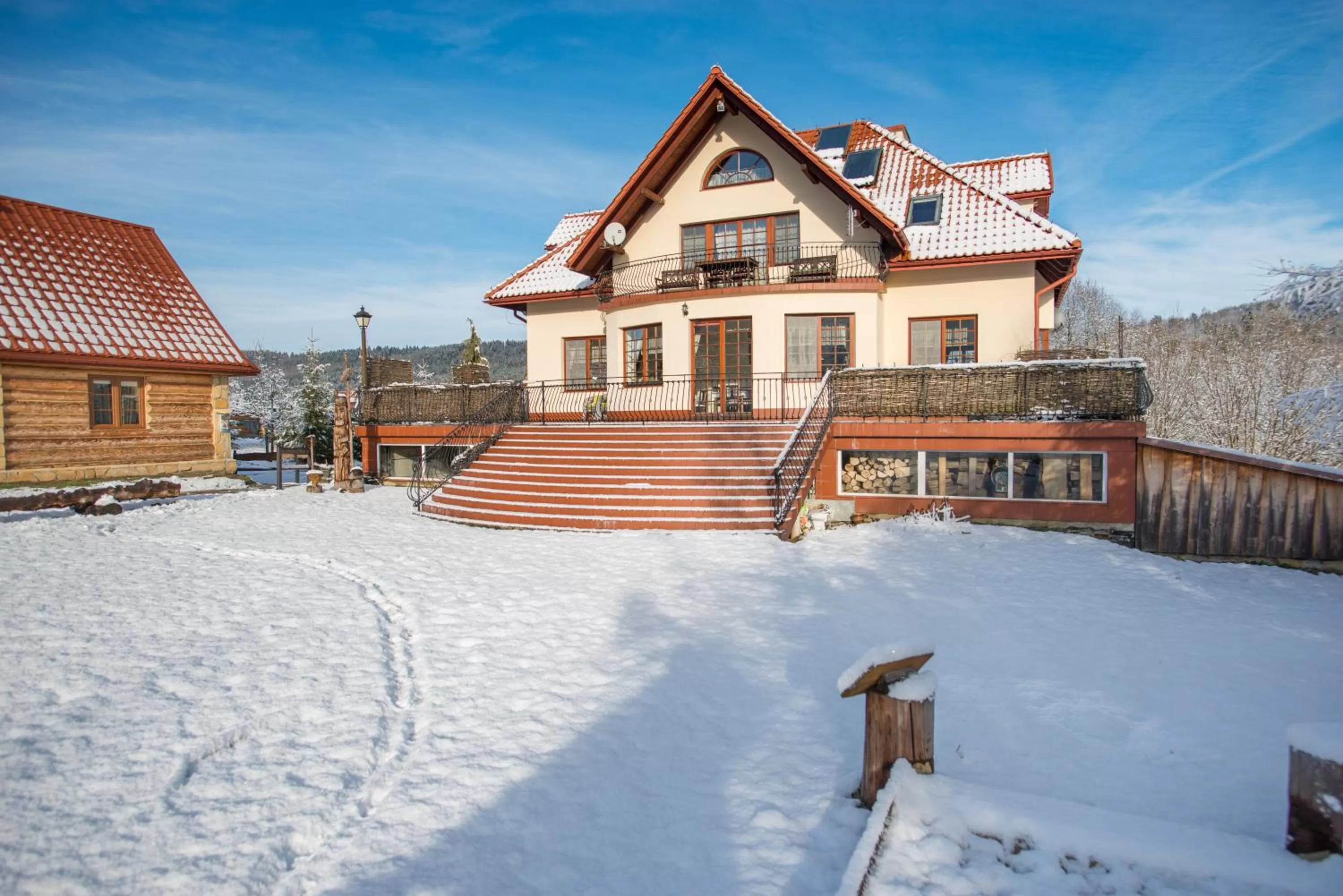 Property building in Gościniec Pięciu Stawów