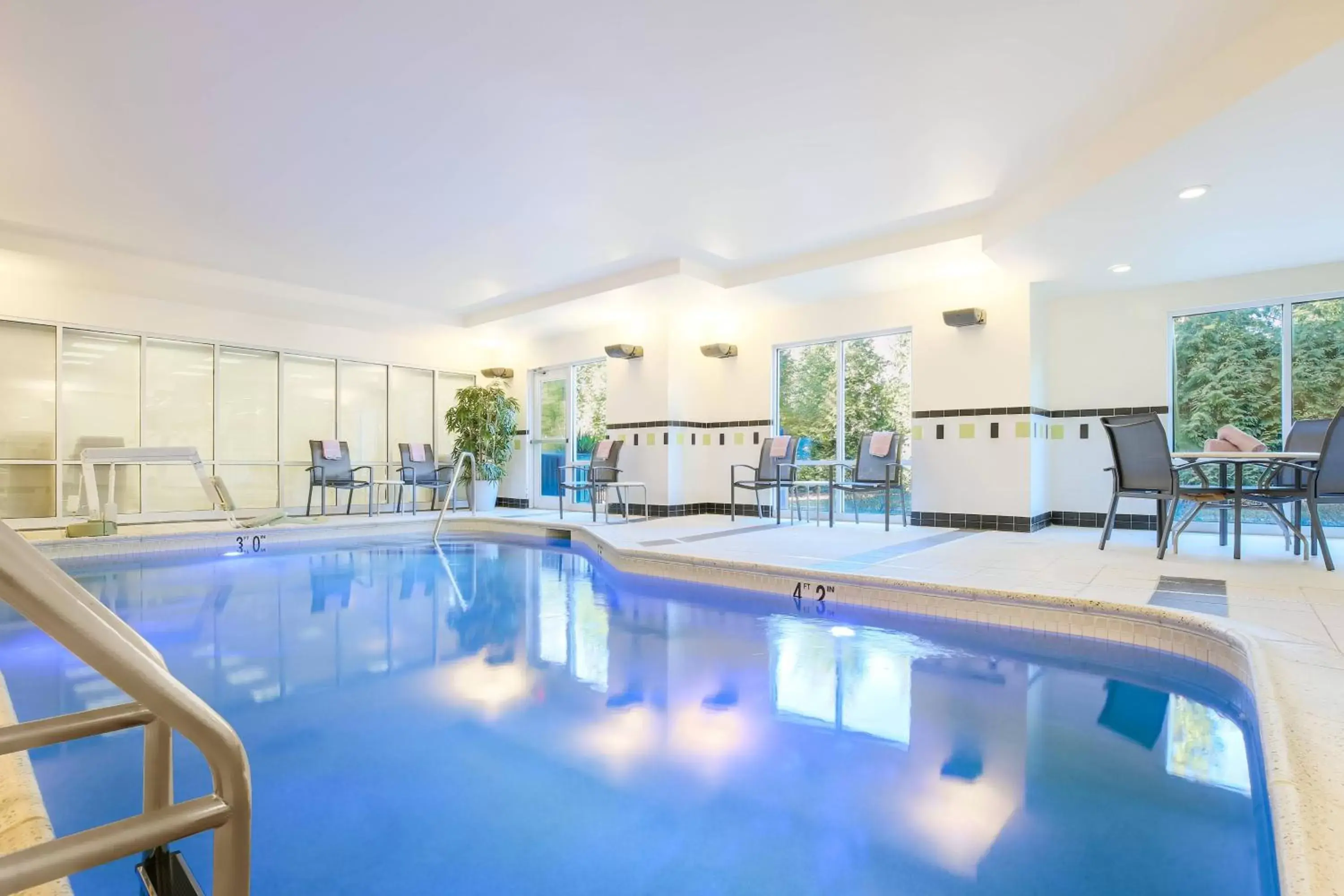 Swimming Pool in Fairfield Inn & Suites by Marriott Mahwah