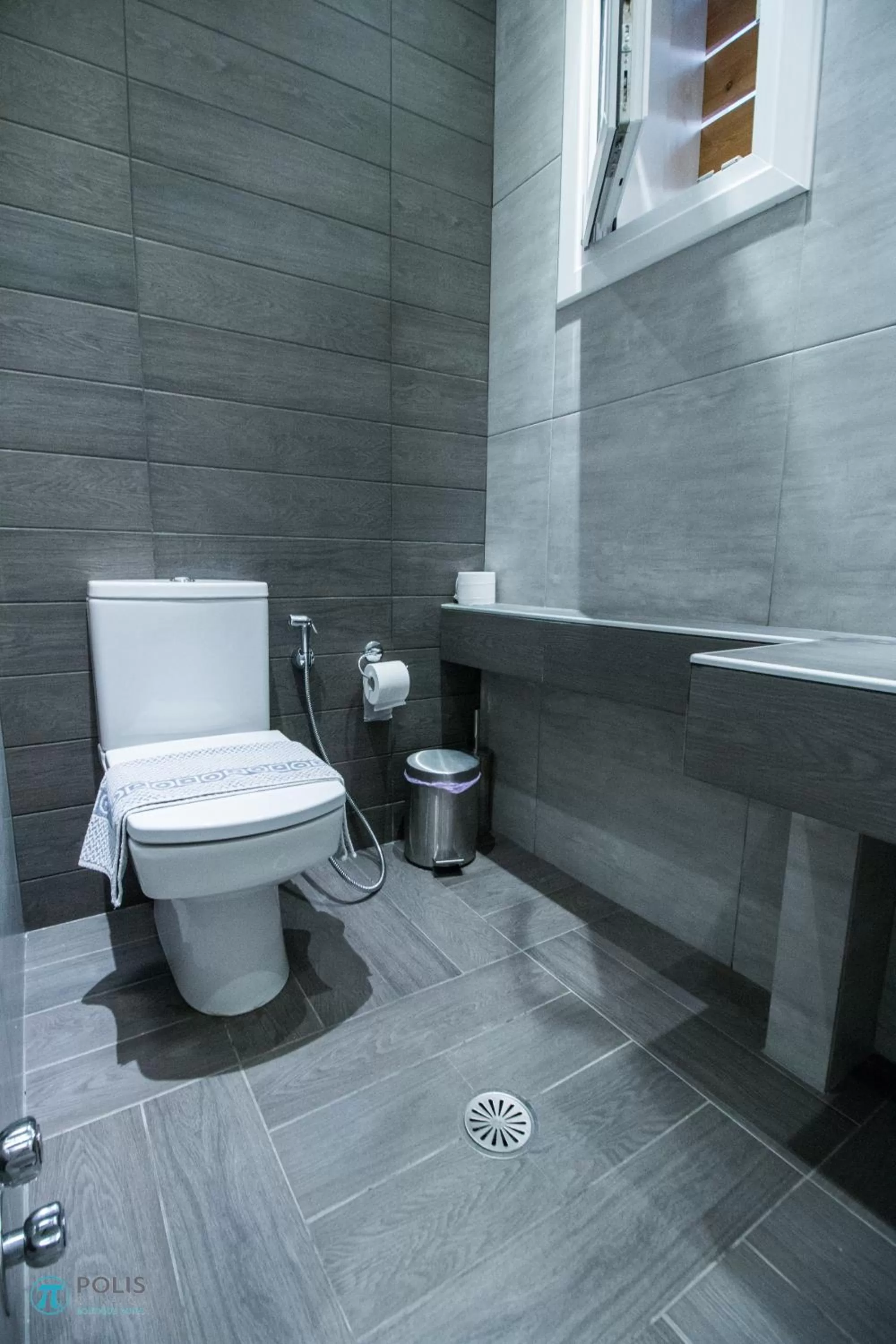 Bathroom in Polis of Naxos